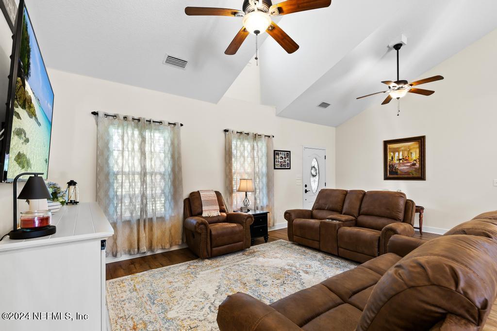 35042 HEARTHSTONE Way