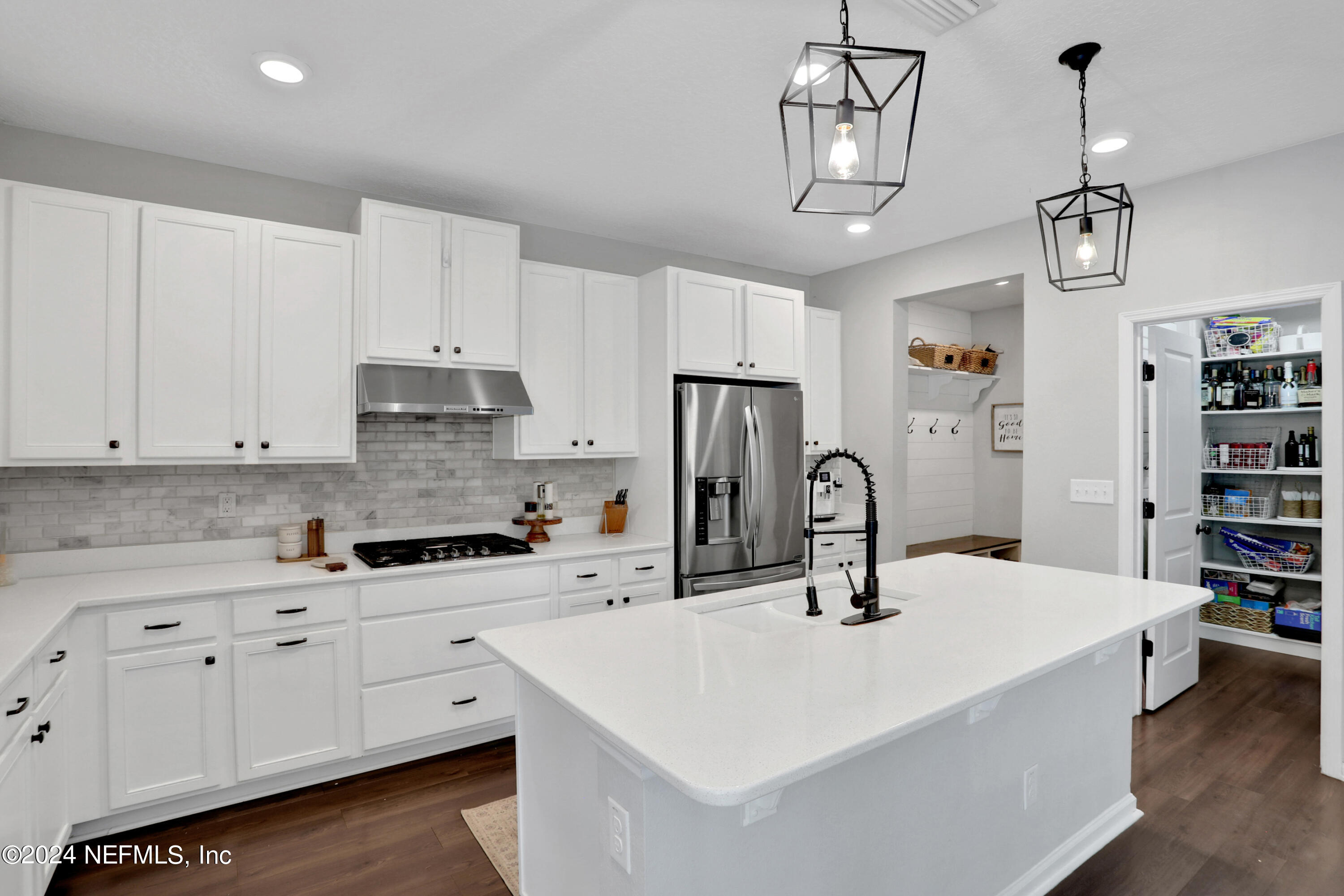 7393 SUNNYDALE Lane