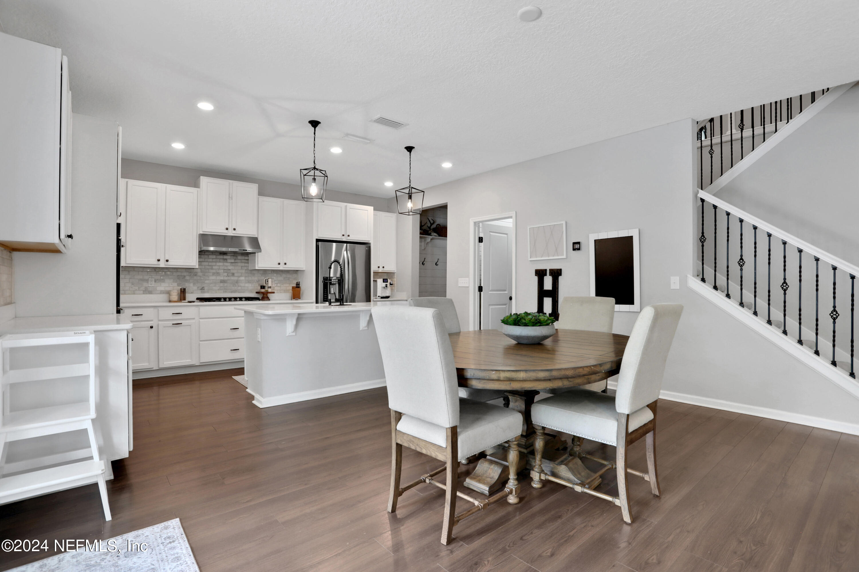 7393 SUNNYDALE Lane
