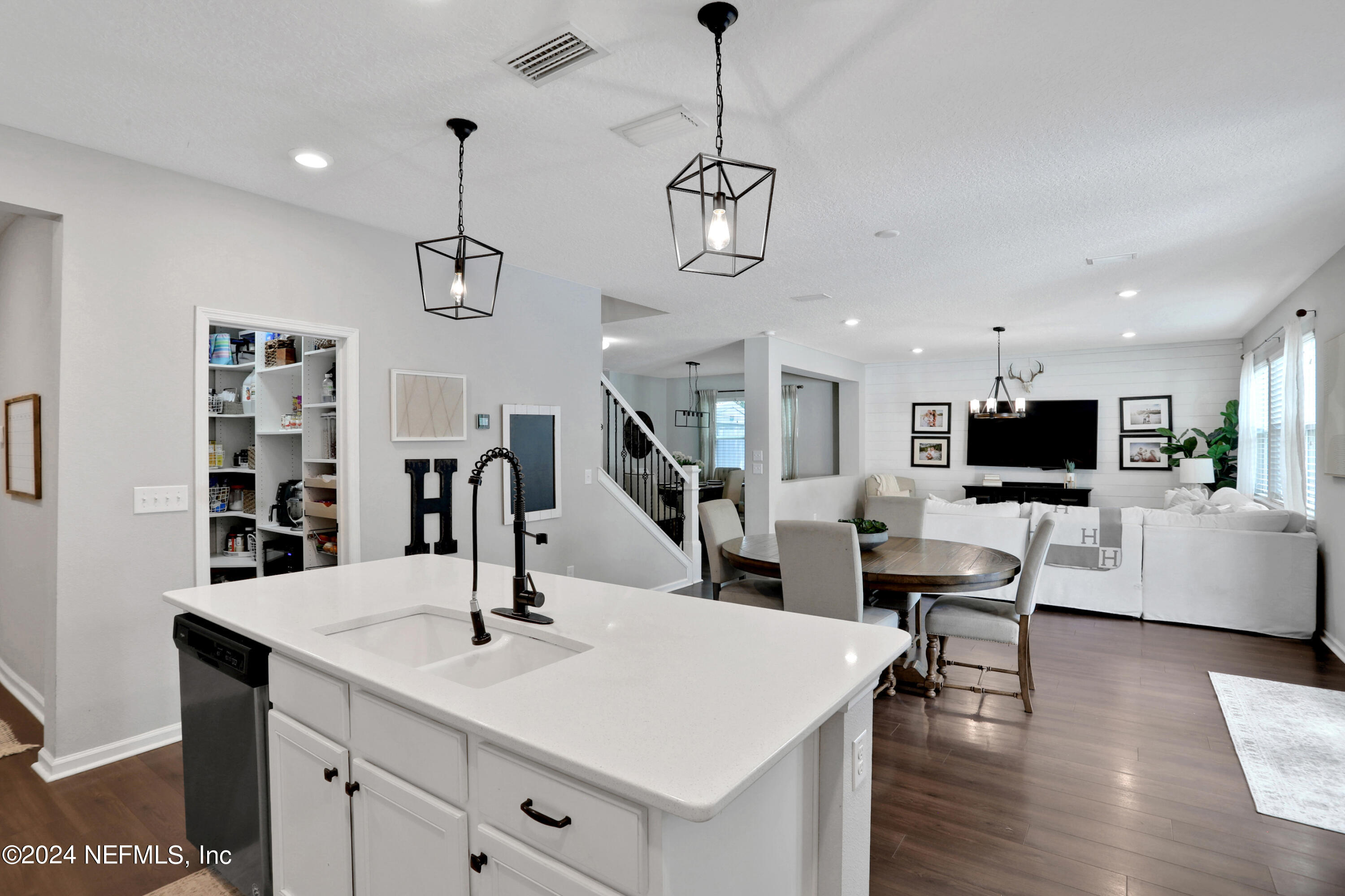 7393 SUNNYDALE Lane