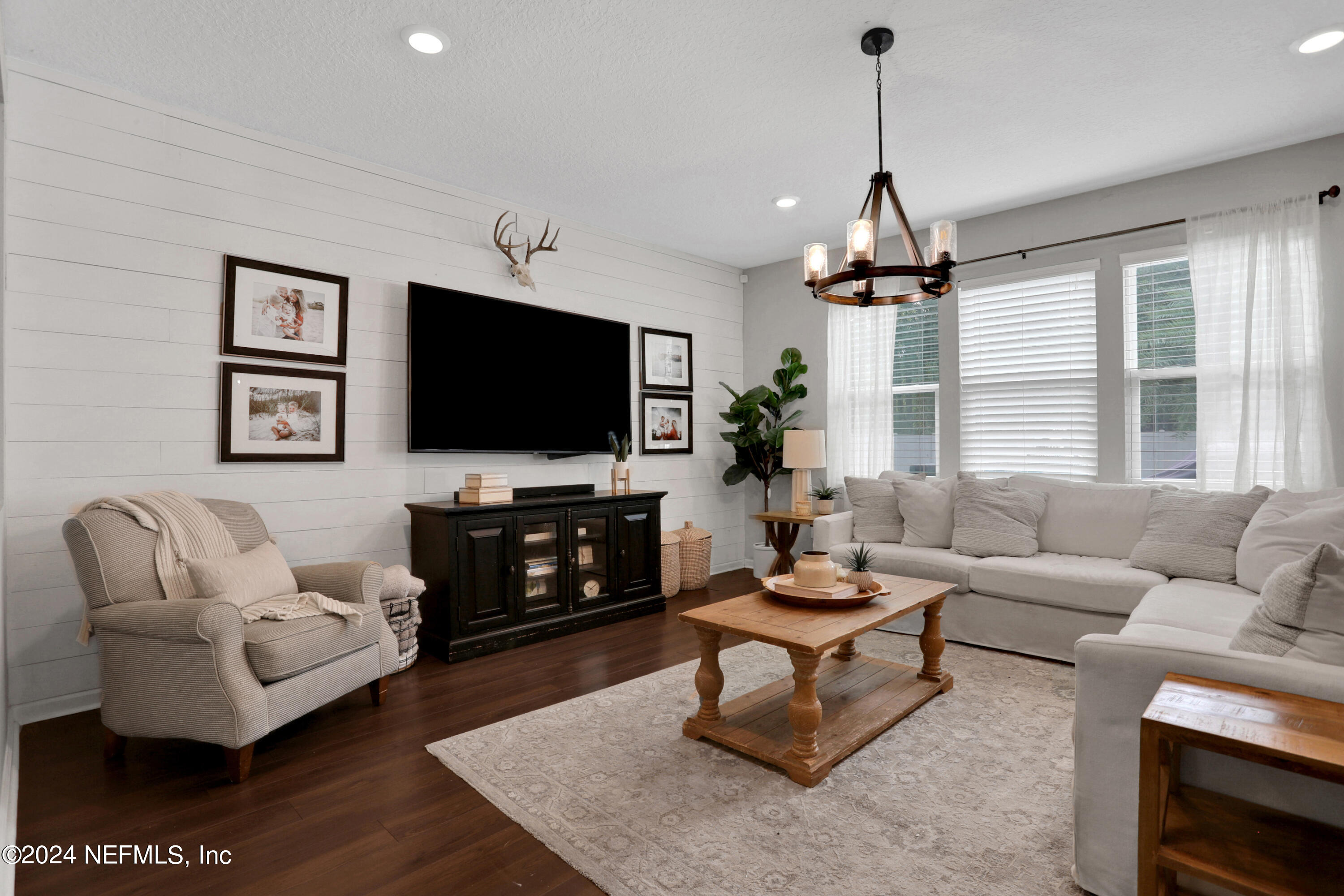 7393 SUNNYDALE Lane