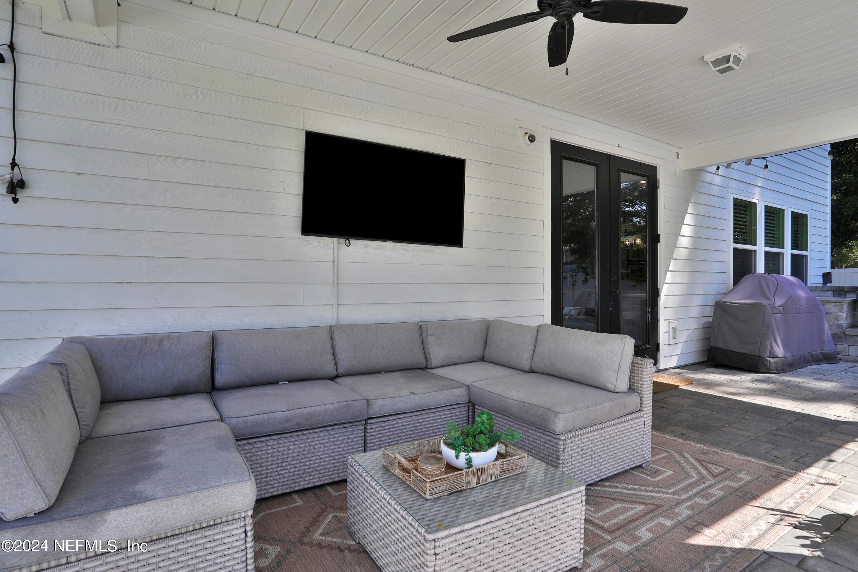 7393 SUNNYDALE Lane
