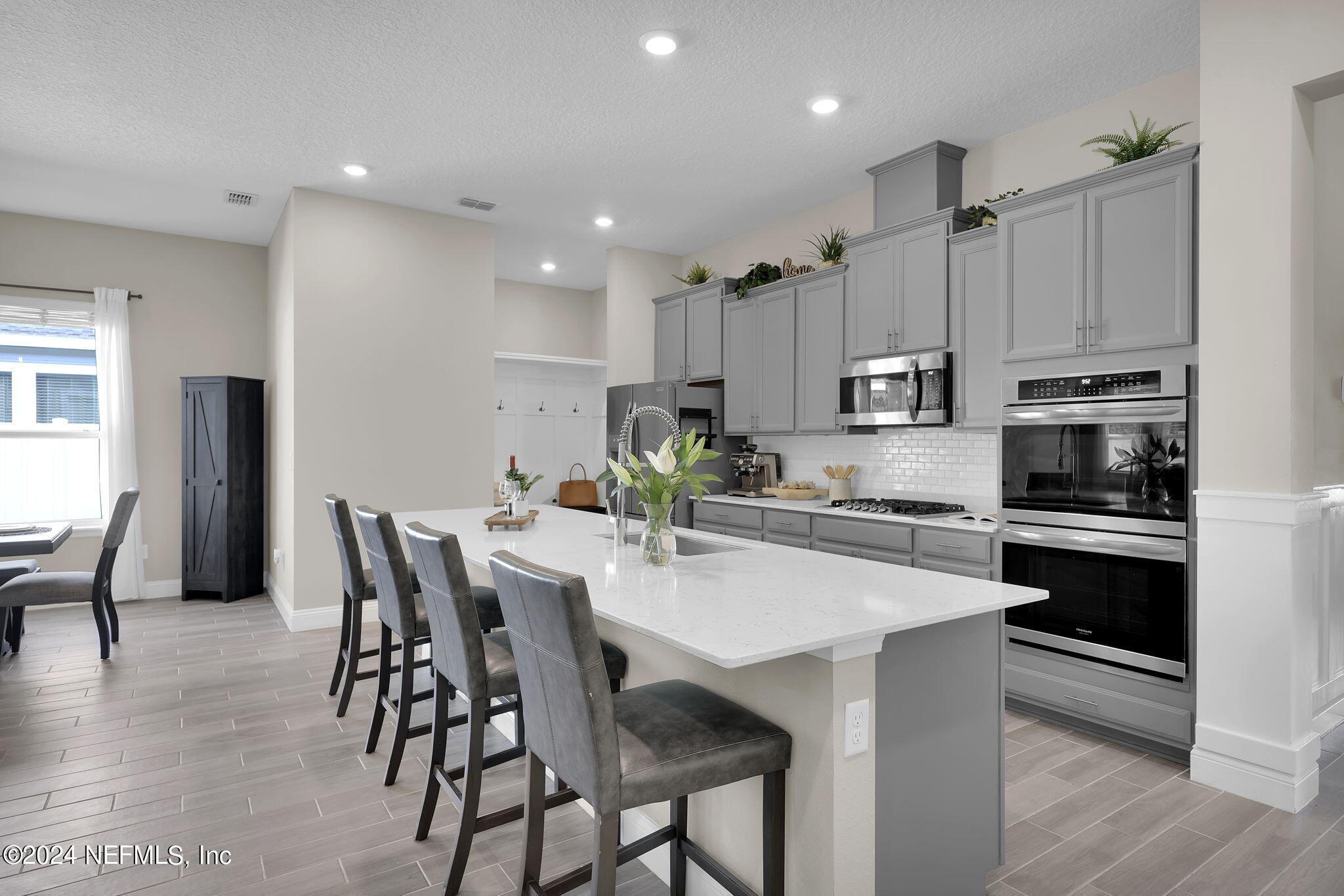 100 CALLIEL Way