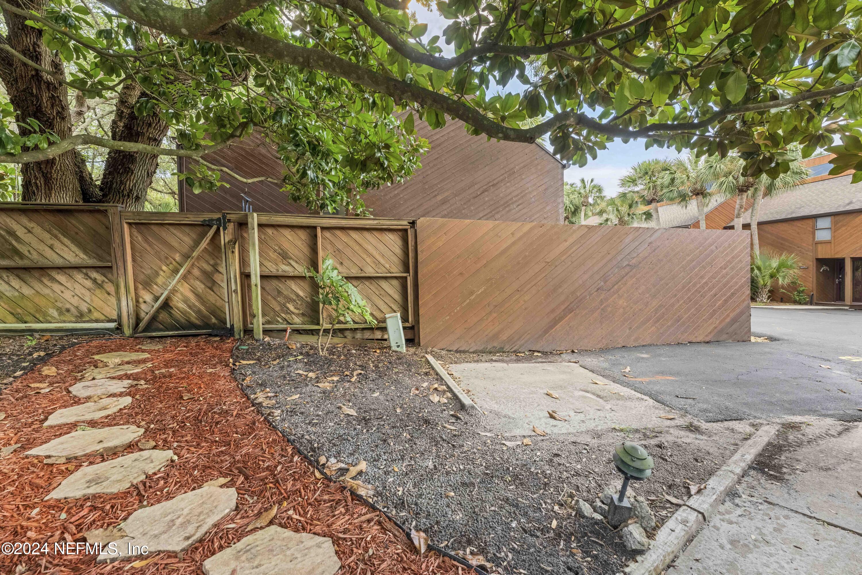 2277 SEMINOLE Road, B