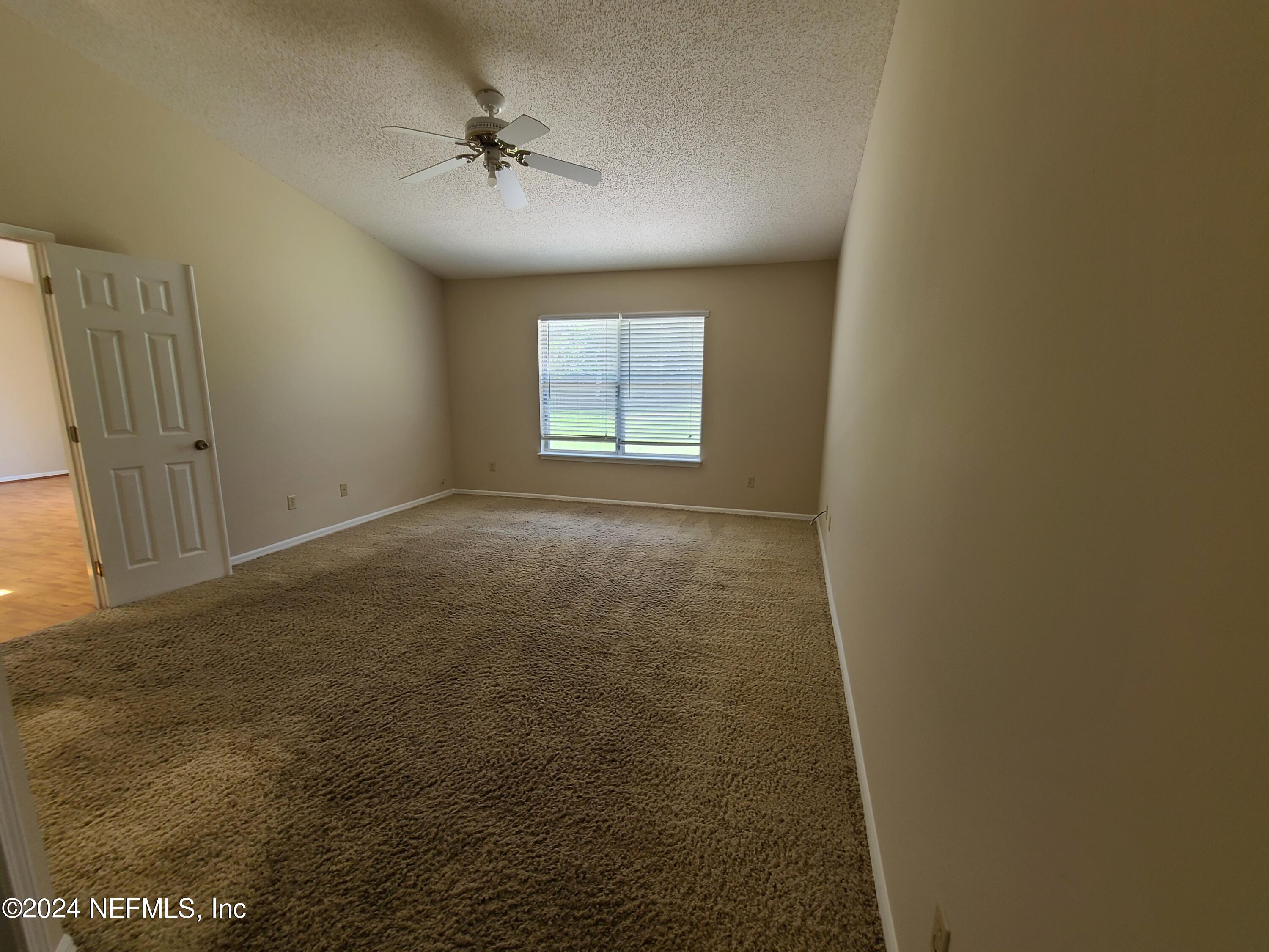 2106 HOVINGTON Circle W