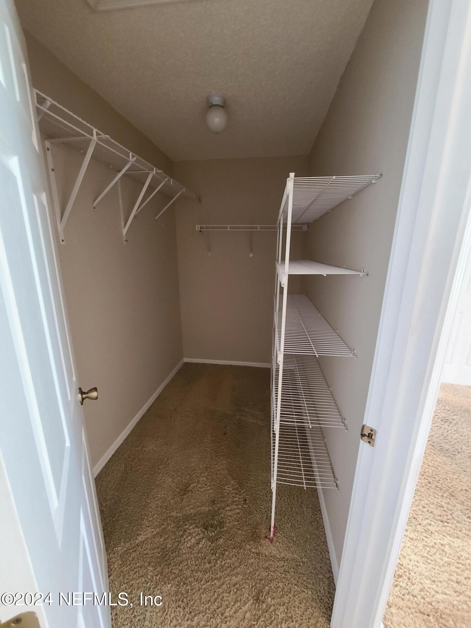 2106 HOVINGTON Circle W