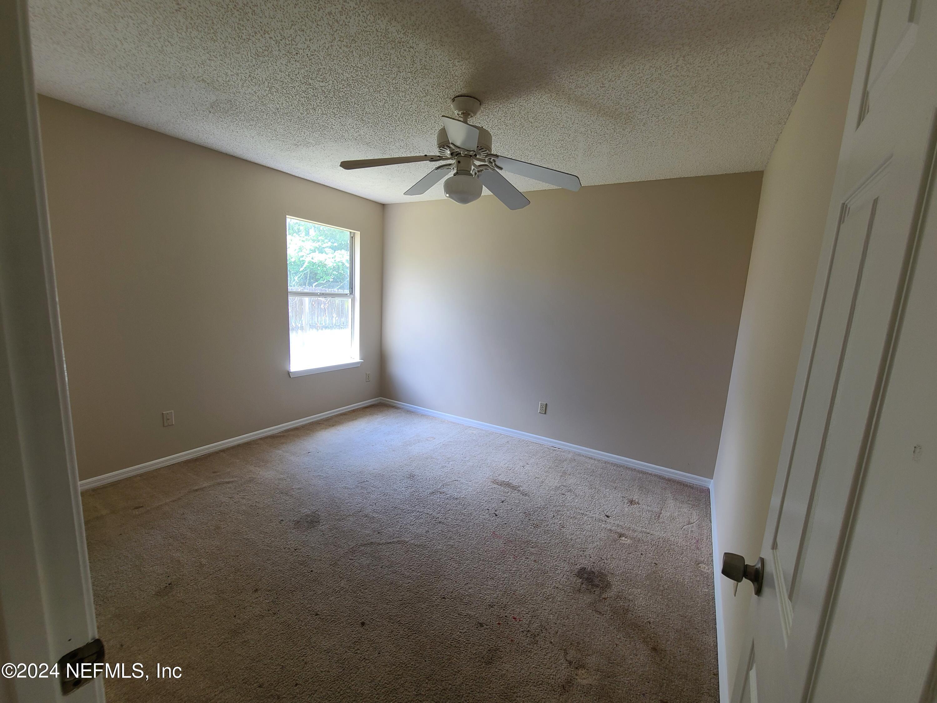 2106 HOVINGTON Circle W