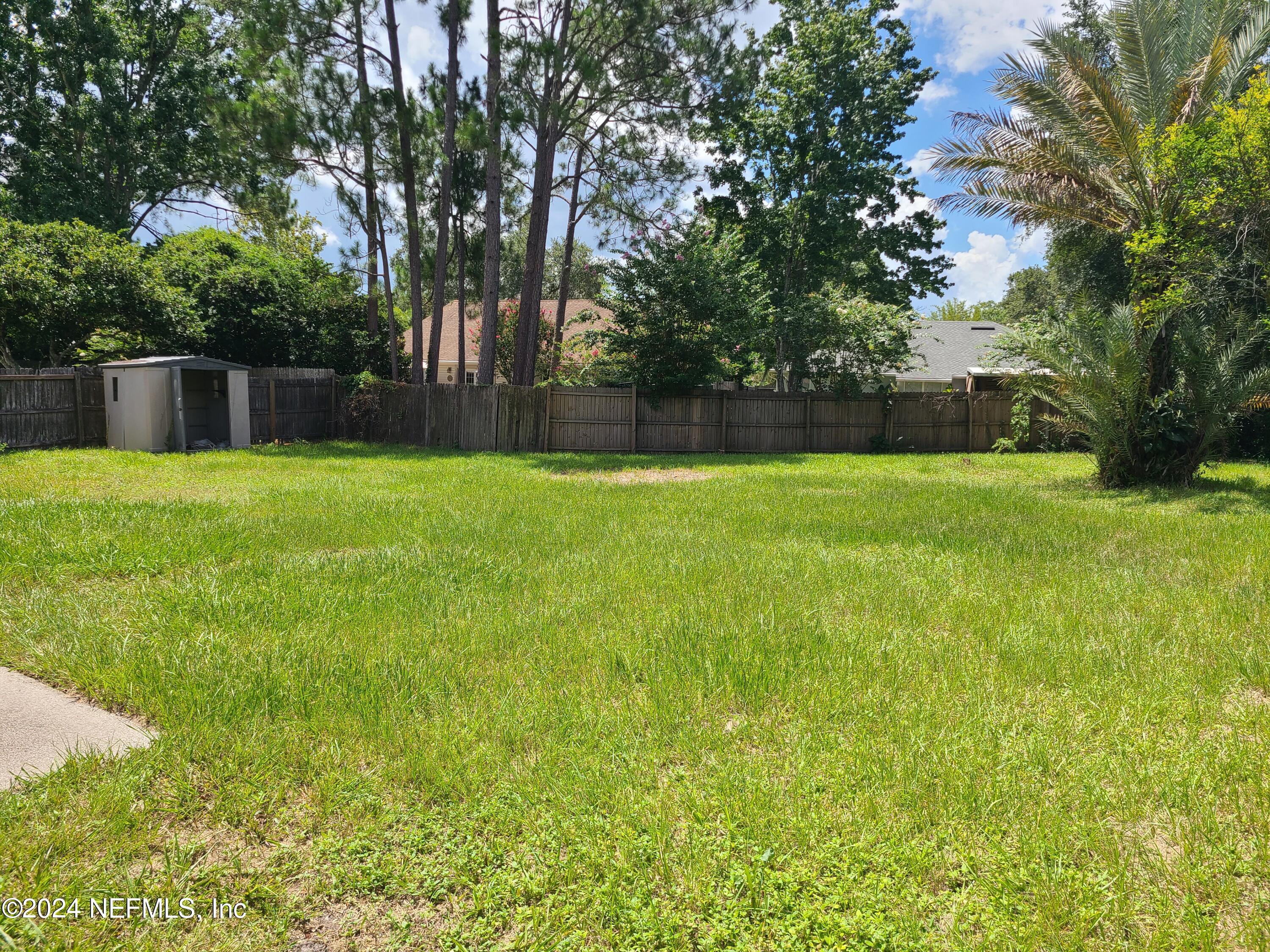 2106 HOVINGTON Circle W