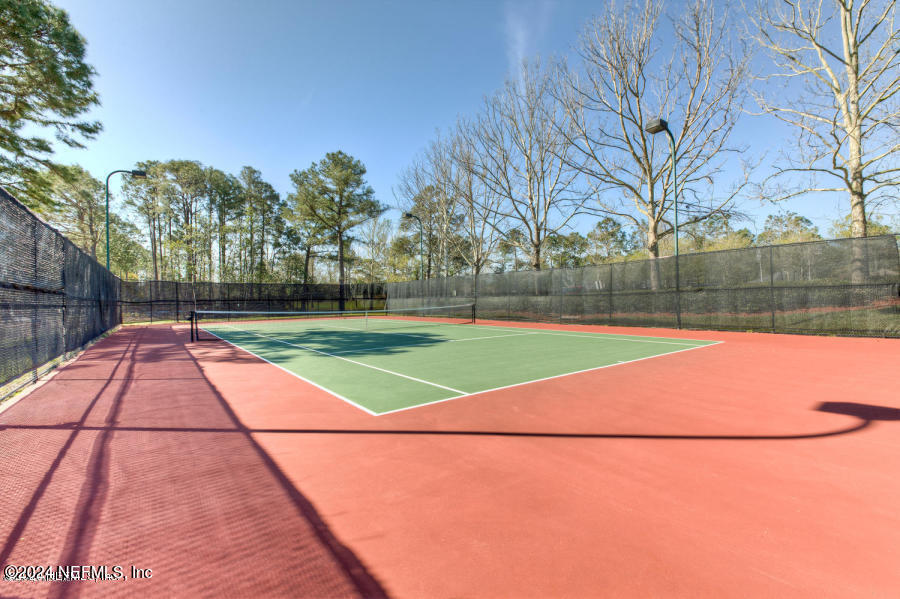 2106 HOVINGTON Circle W