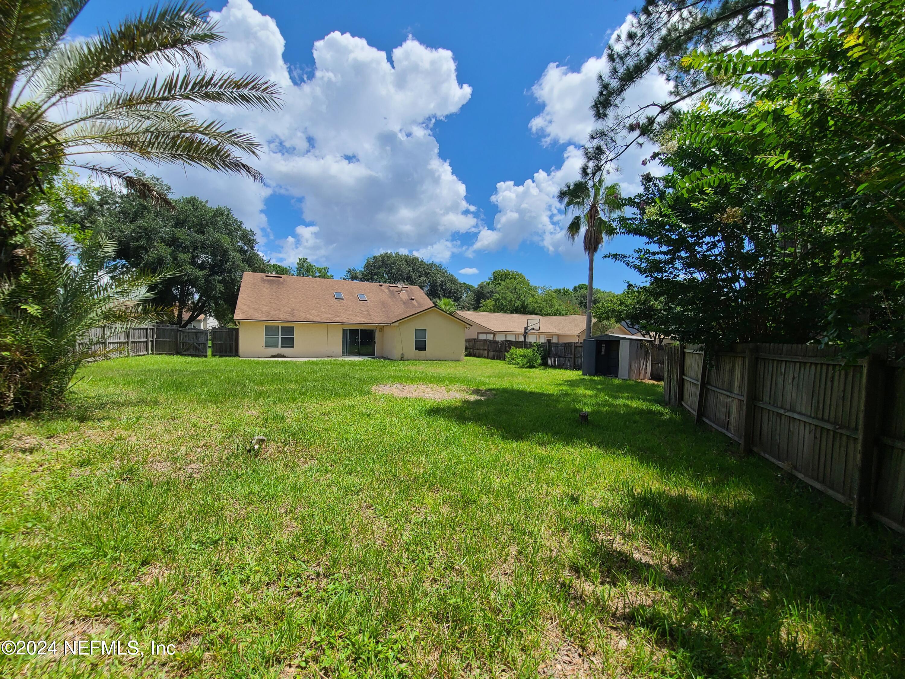 2106 HOVINGTON Circle W