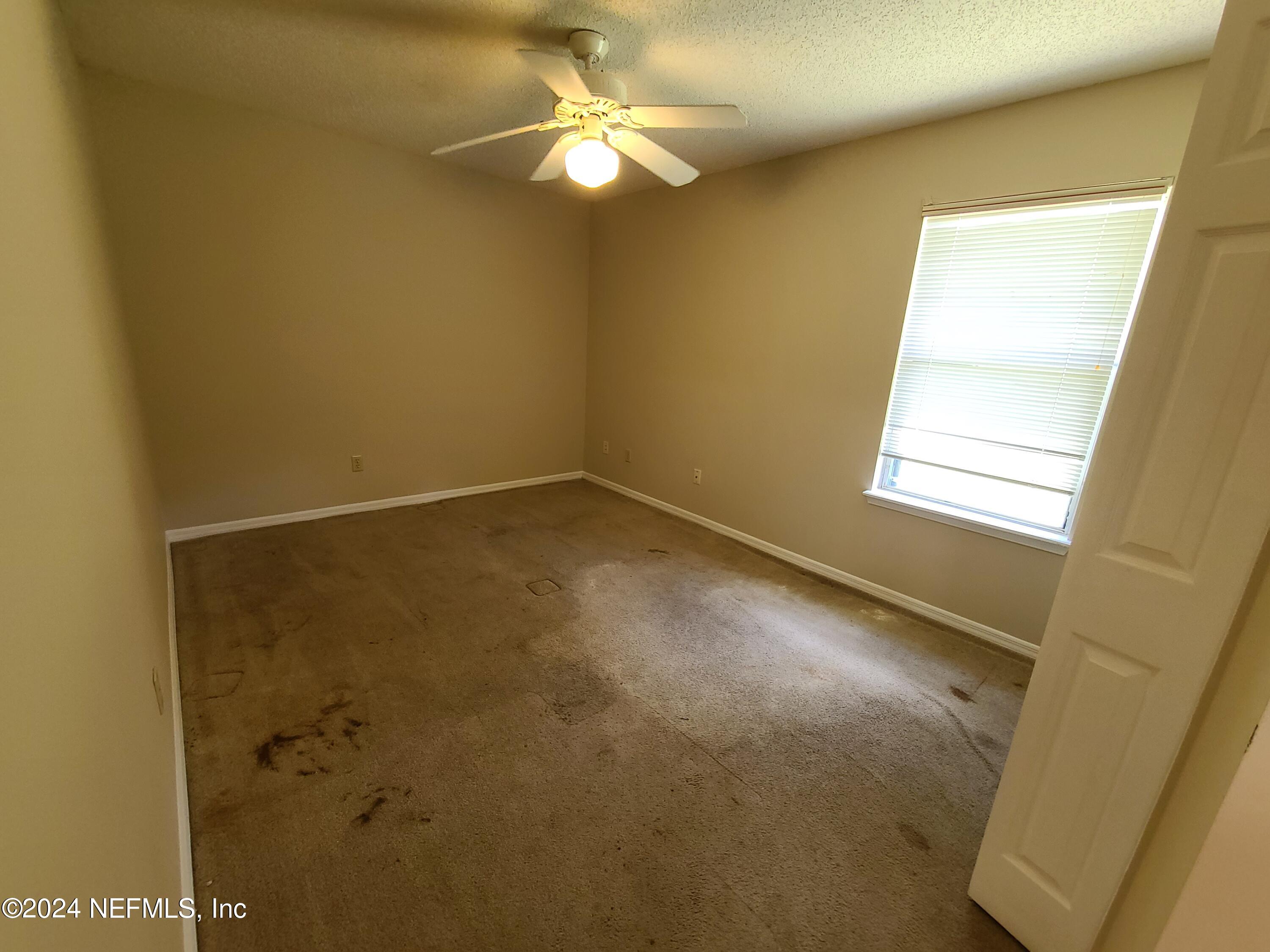 2106 HOVINGTON Circle W