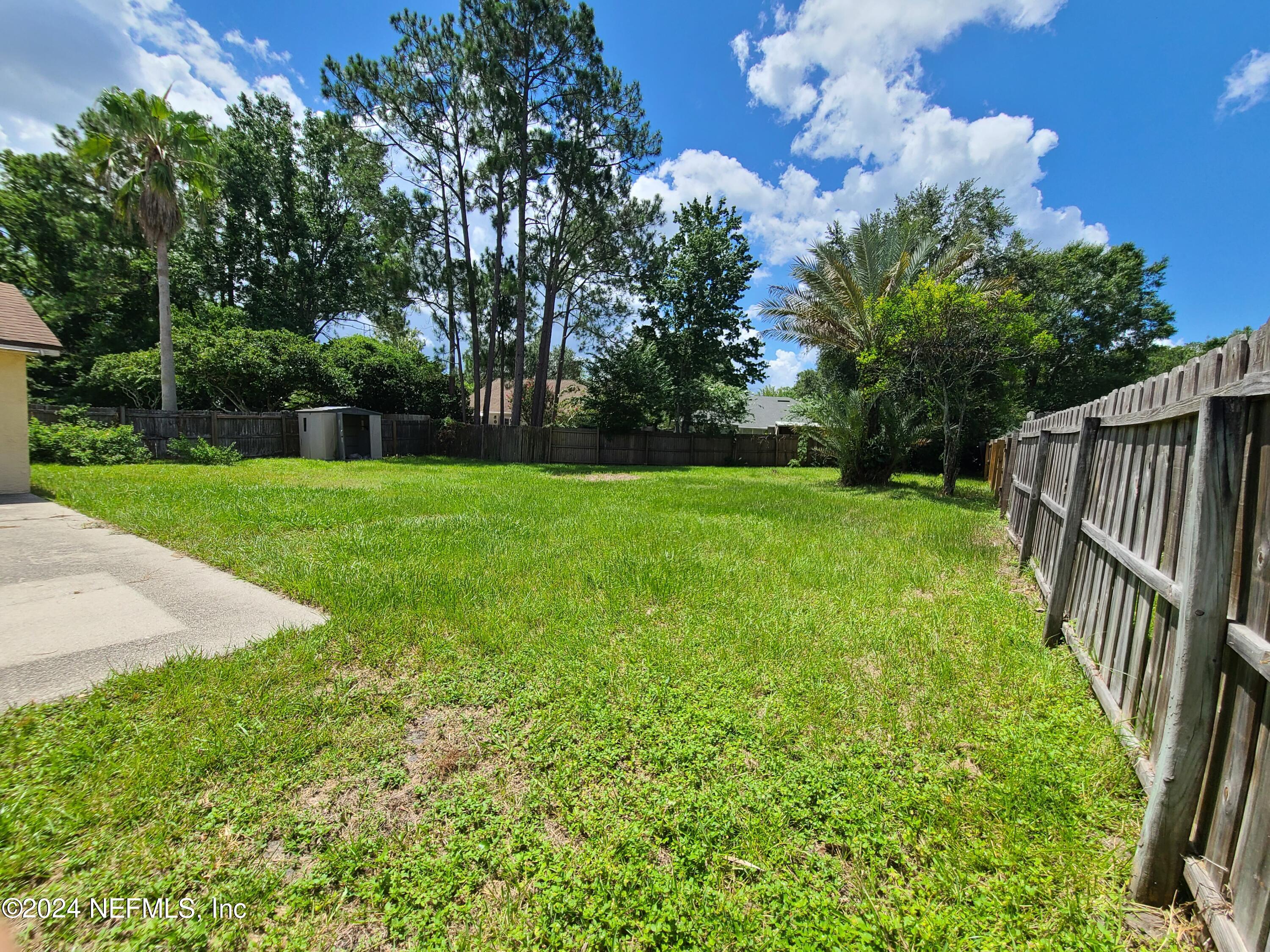 2106 HOVINGTON Circle W