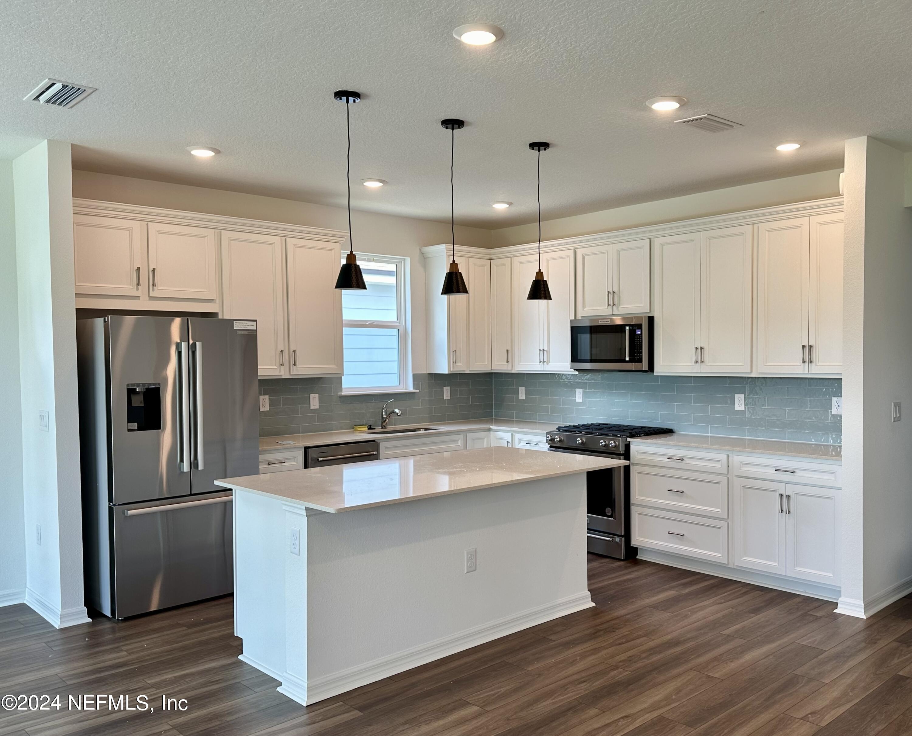121 CREEK PEBBLE Drive
