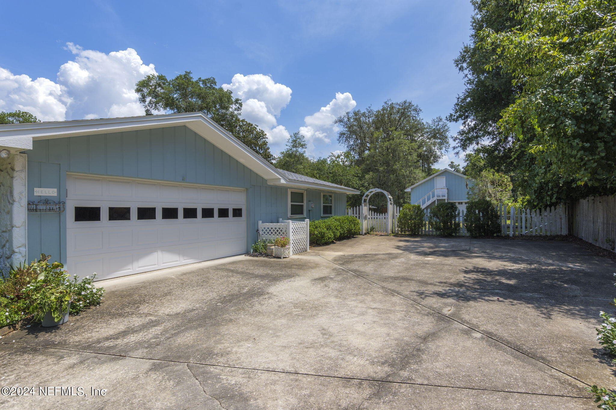 1228 FRUIT COVE Drive N