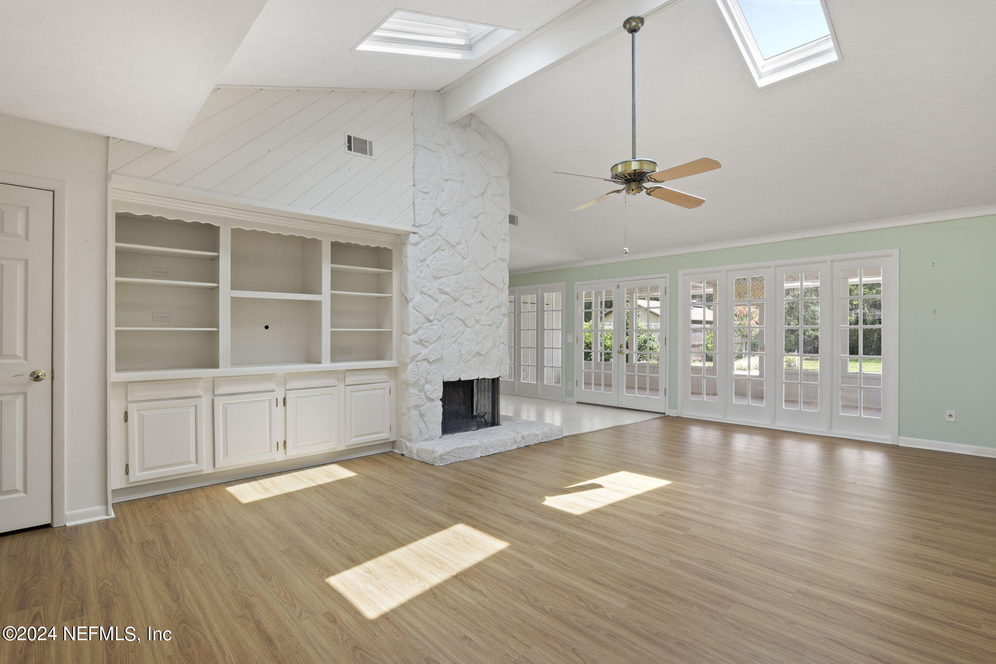 1228 FRUIT COVE Drive N