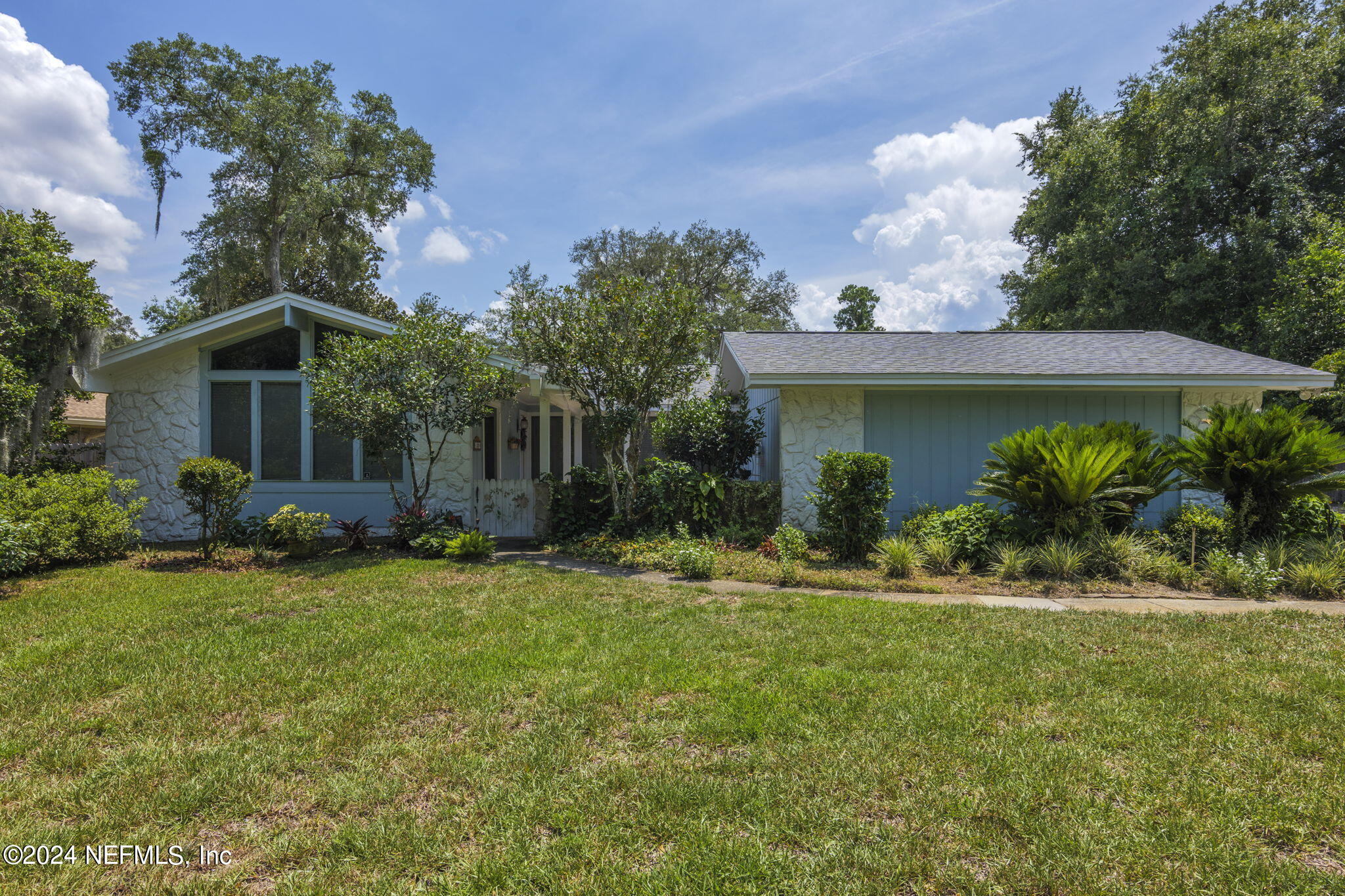 1228 FRUIT COVE Drive N