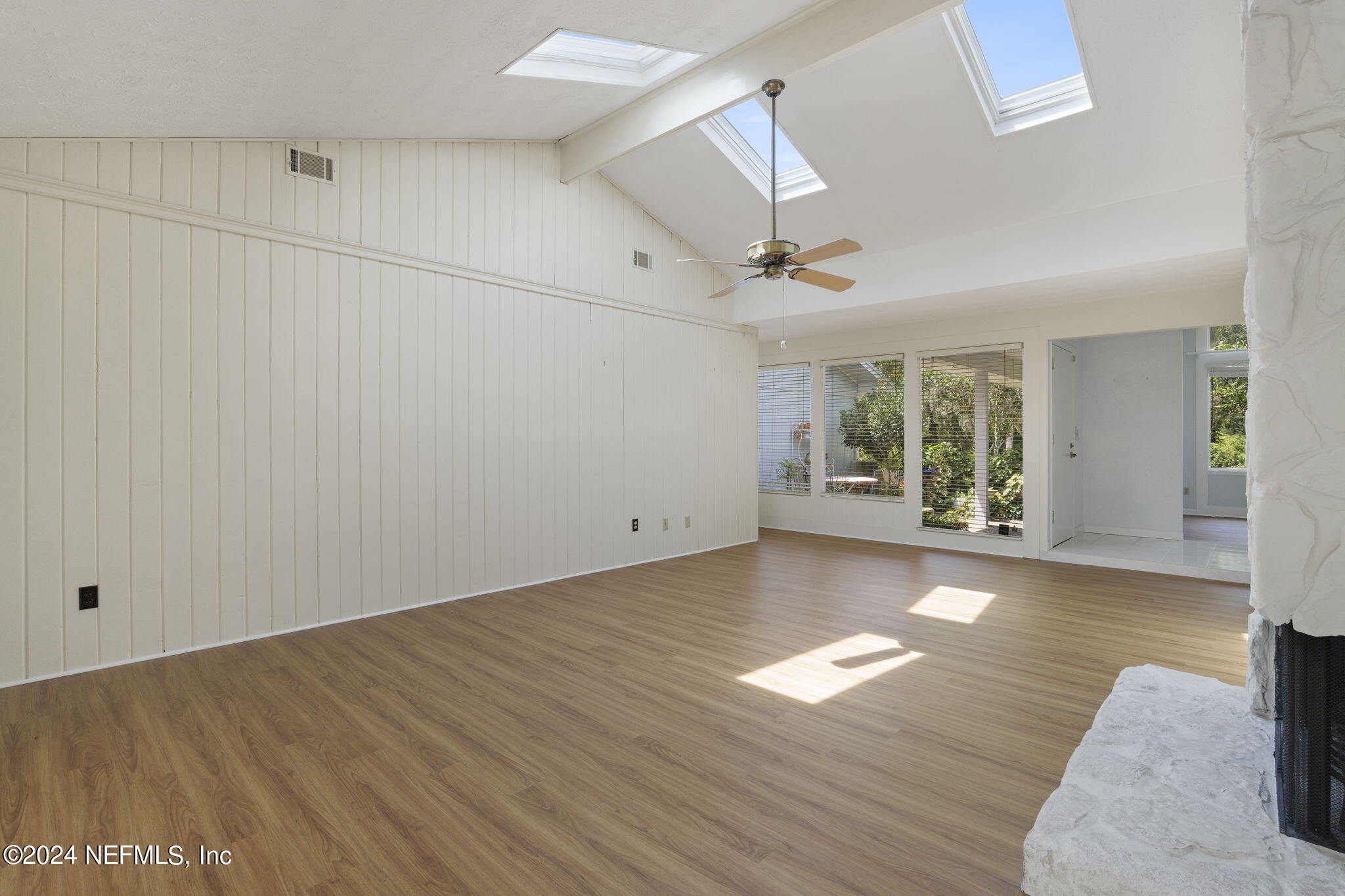 1228 FRUIT COVE Drive N