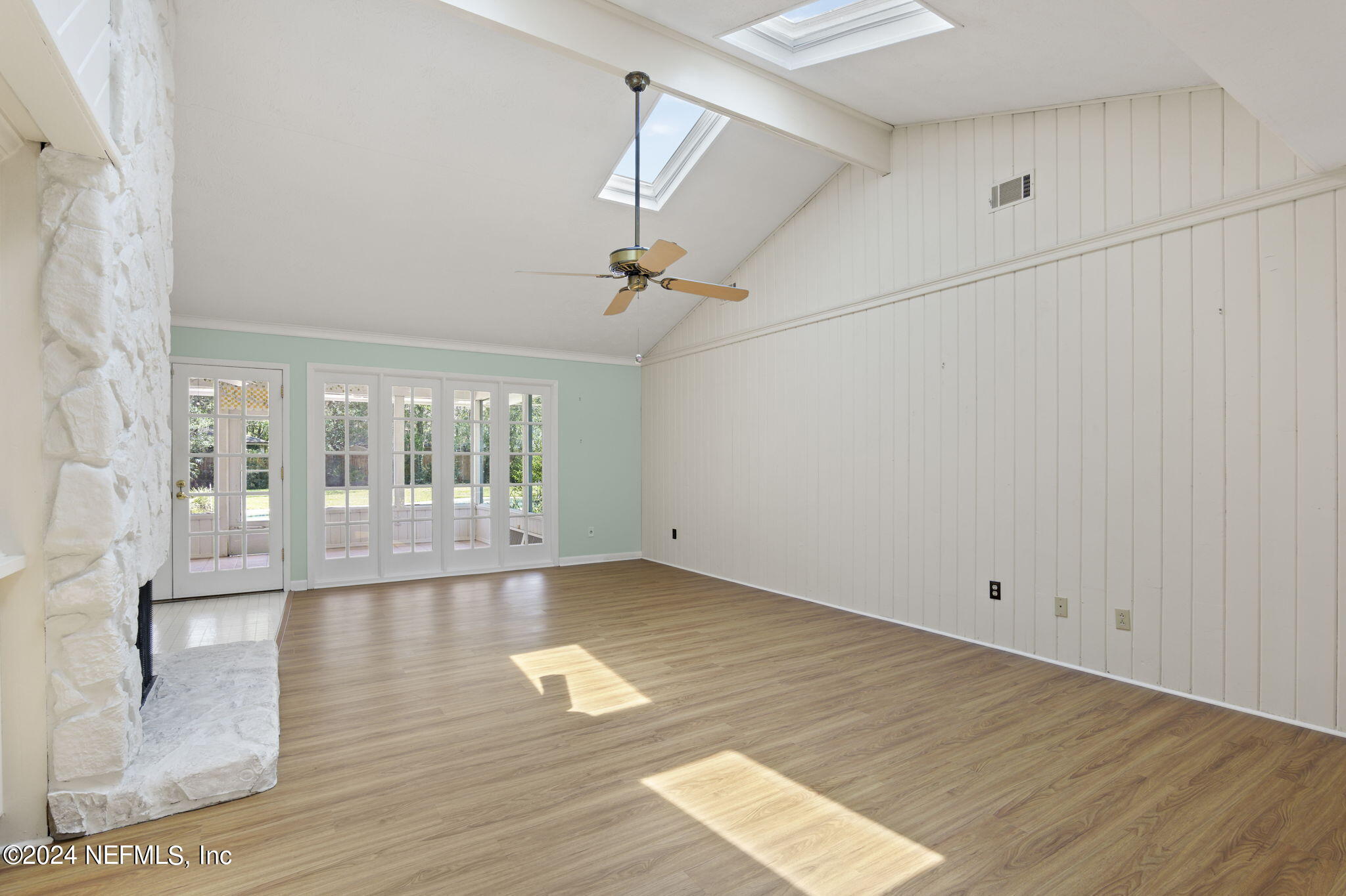 1228 FRUIT COVE Drive N