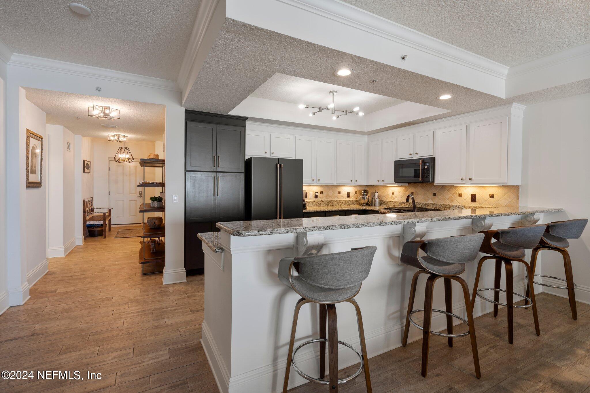 932 1ST Street N, 602