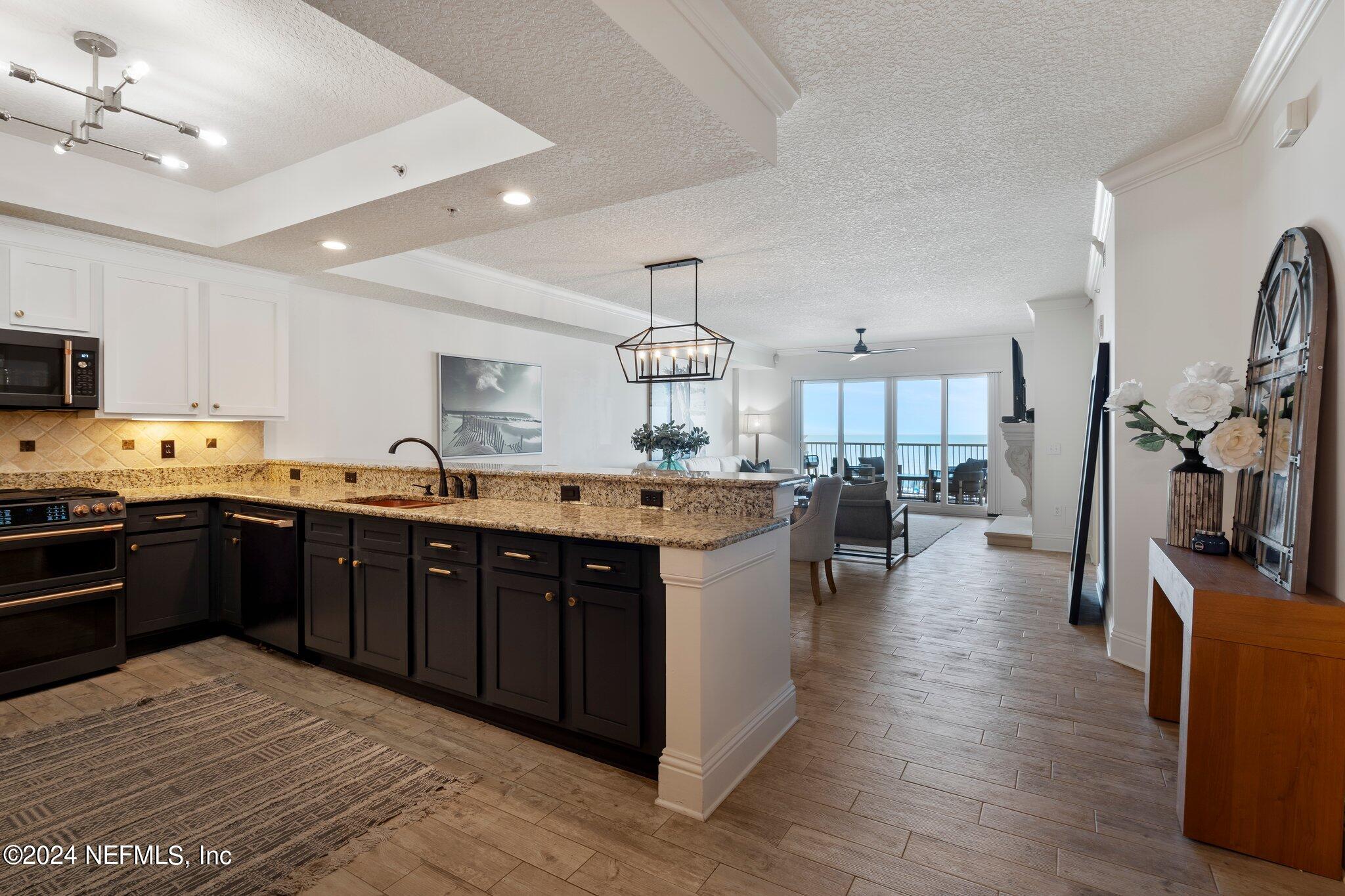 932 1ST Street N, 602