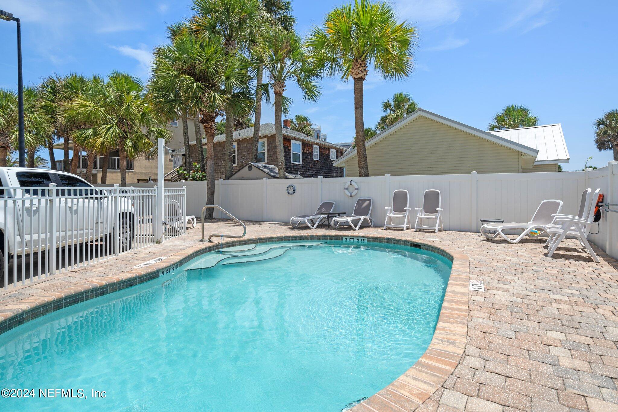 932 1ST Street N, 602