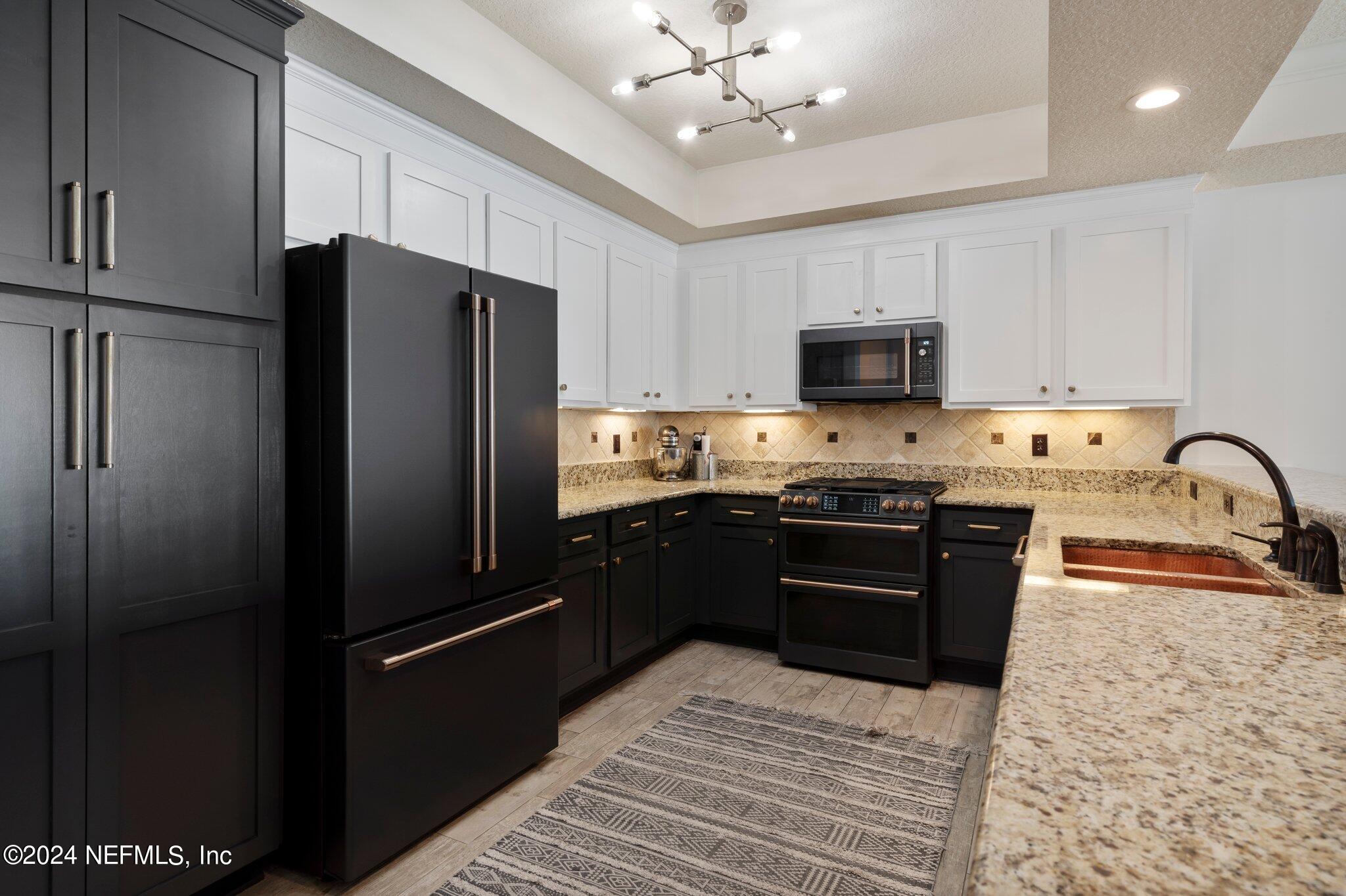 932 1ST Street N, 602