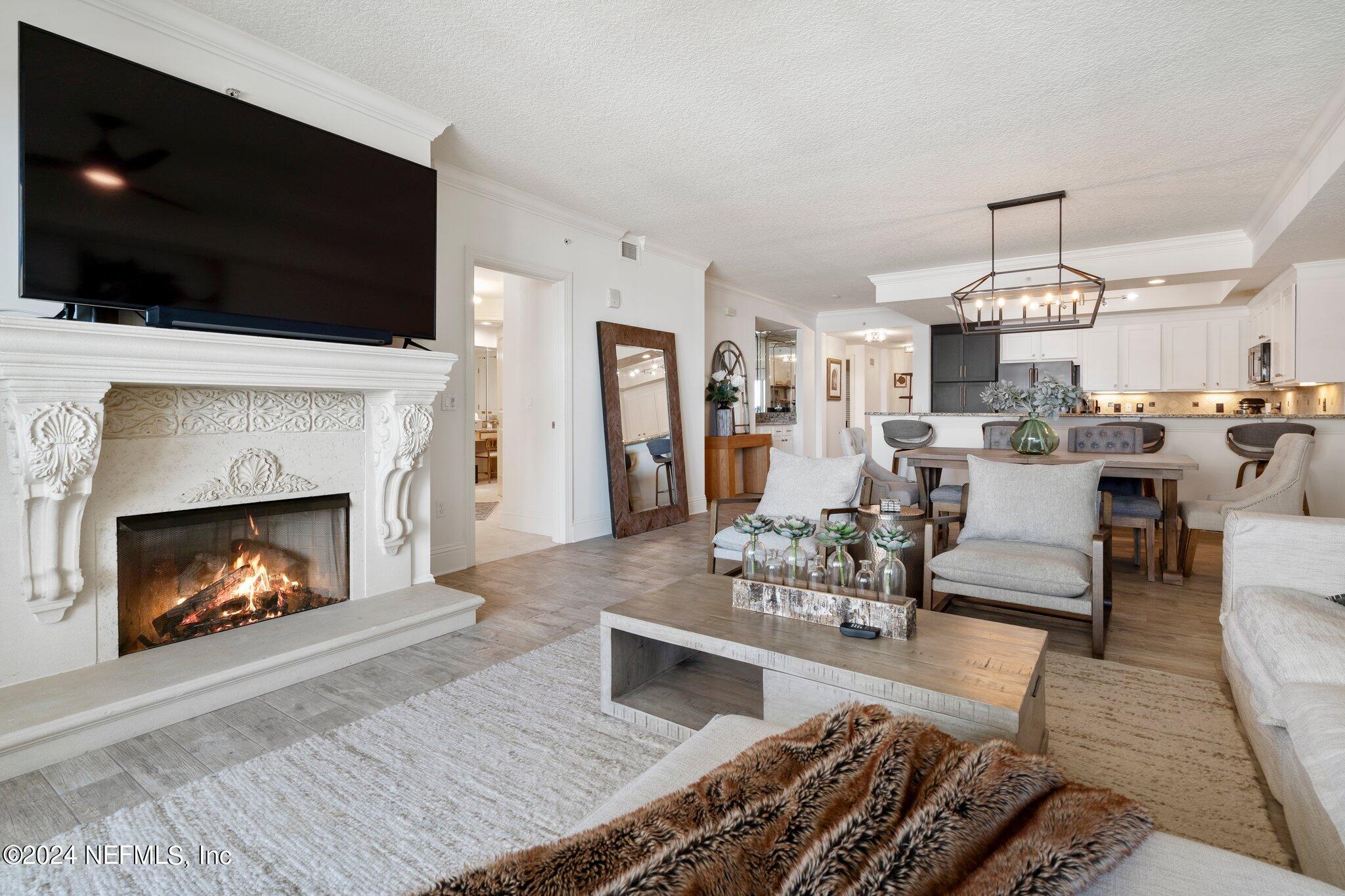 932 1ST Street N, 602