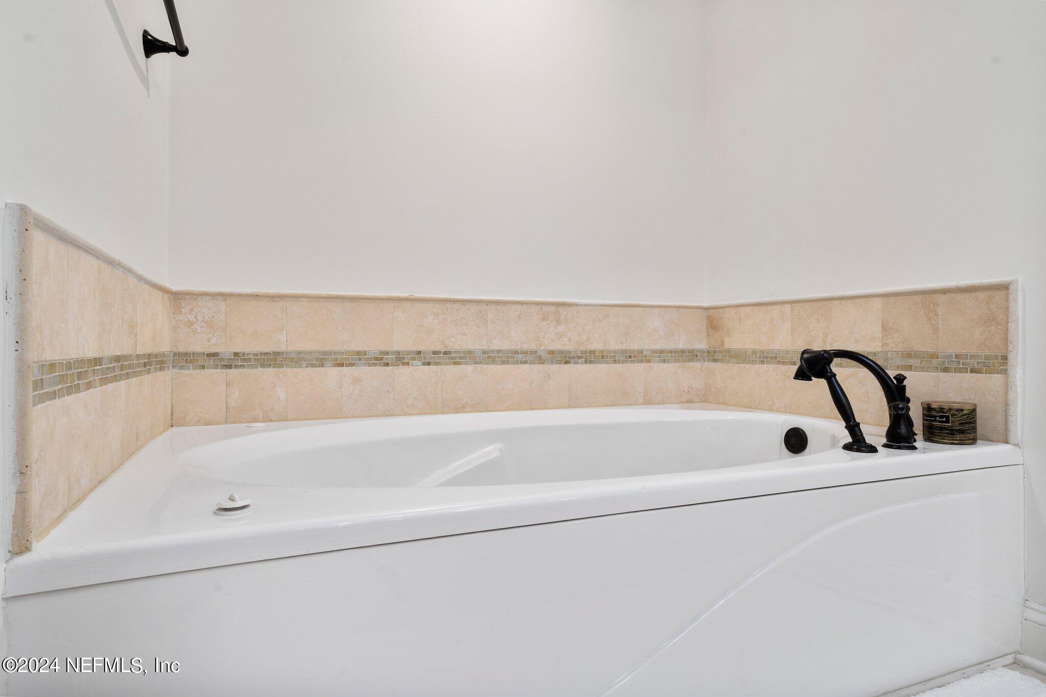 932 1ST Street N, 602