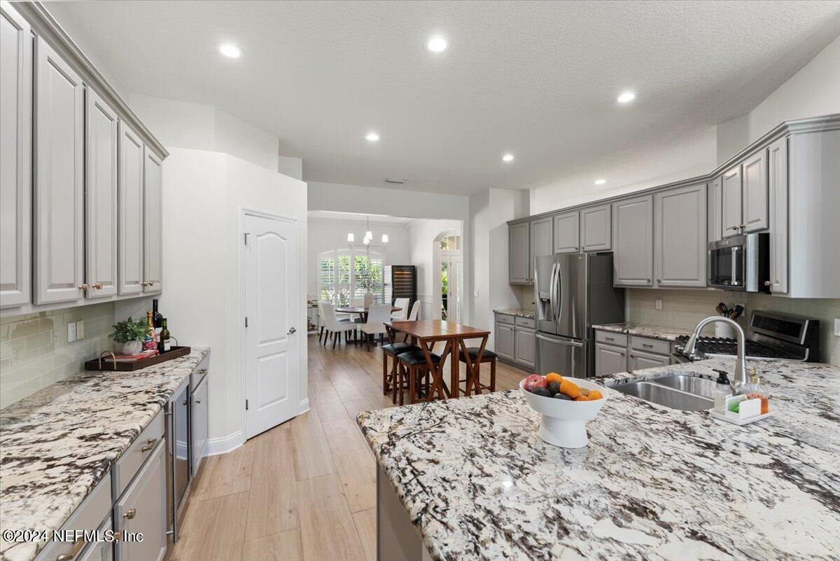 1555 BARRINGTON Circle