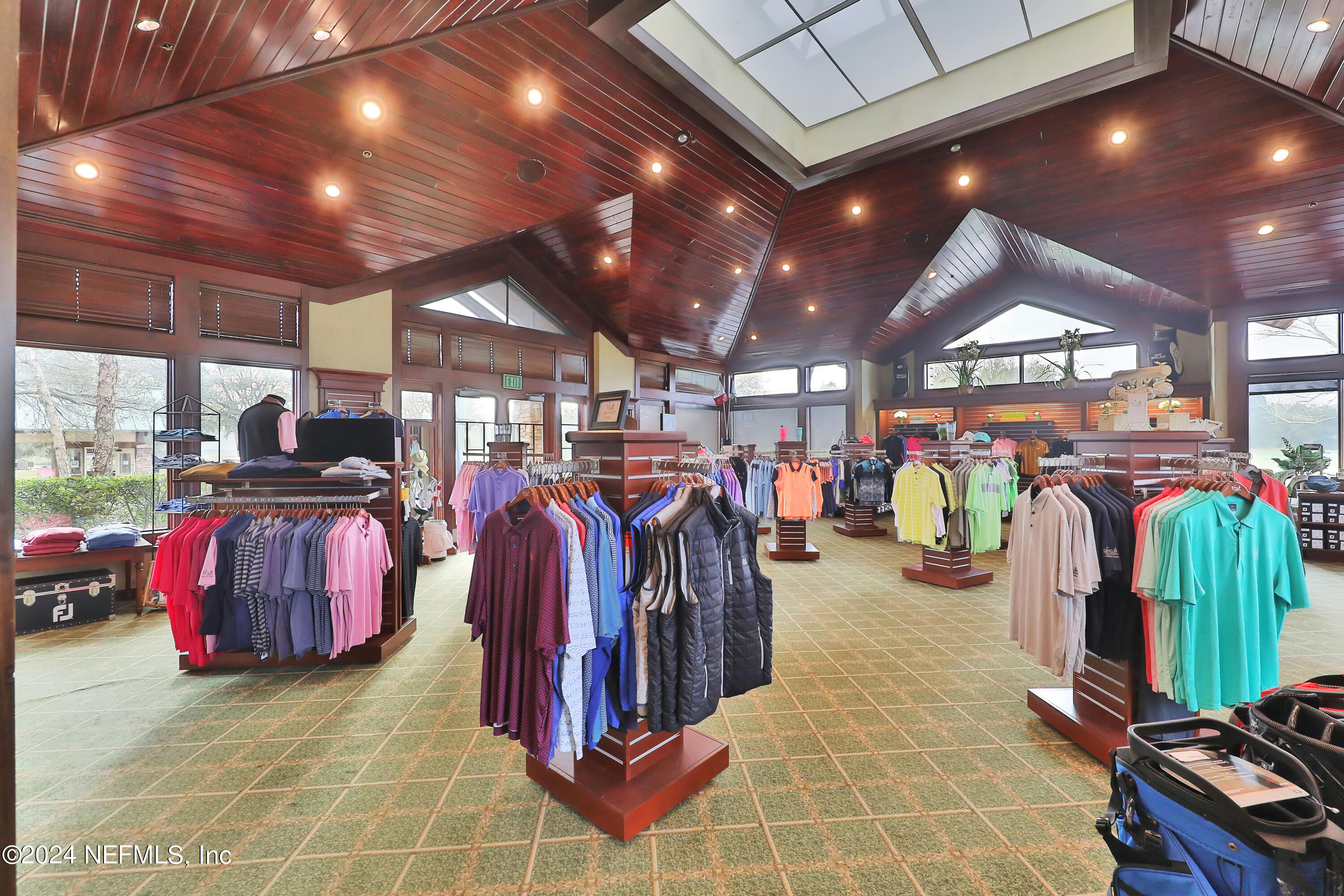 1555 BARRINGTON Circle