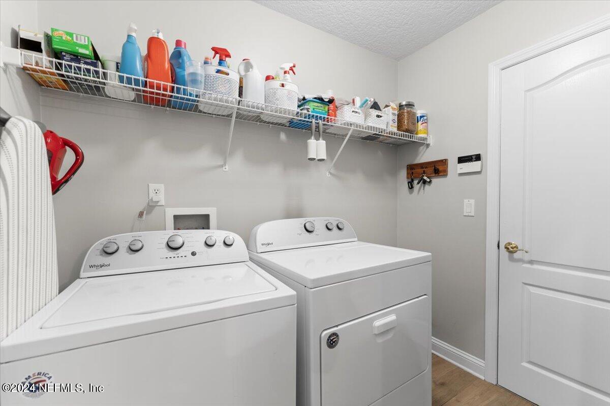 1555 BARRINGTON Circle