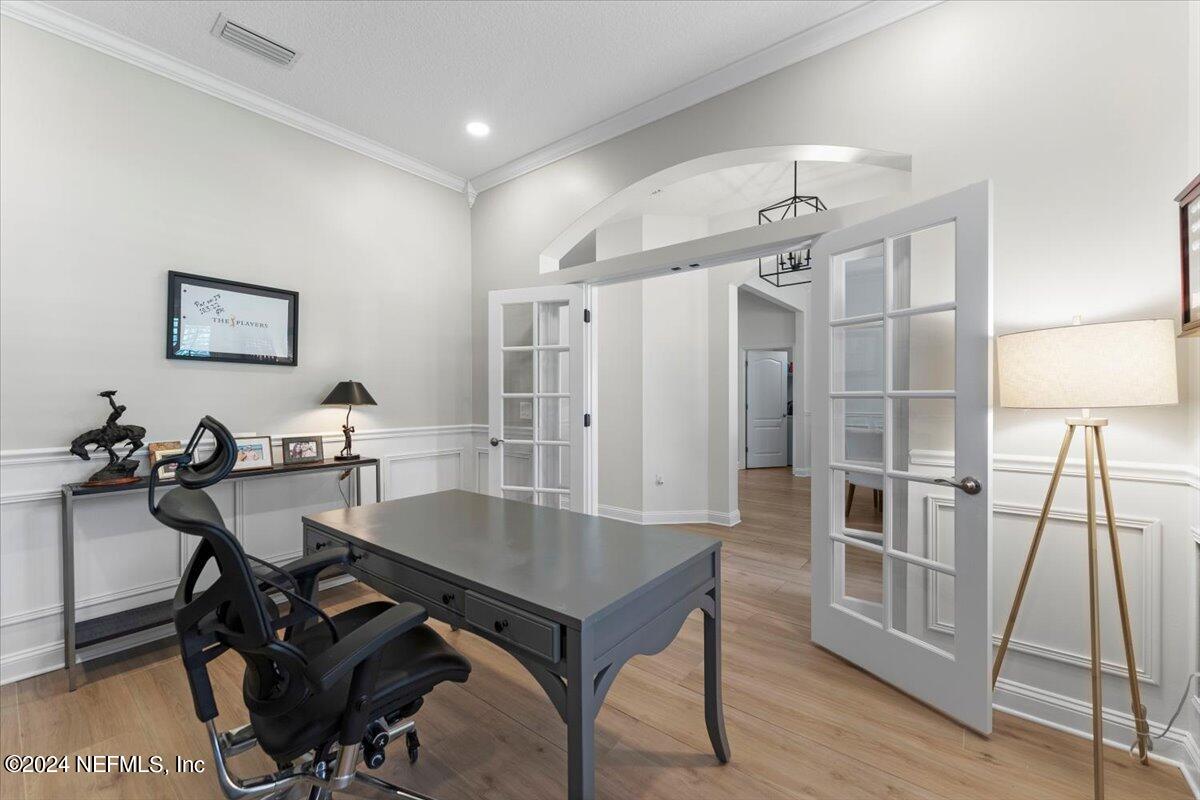 1555 BARRINGTON Circle