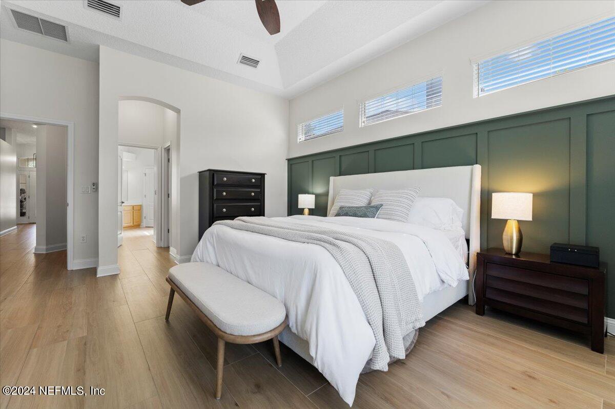 1555 BARRINGTON Circle