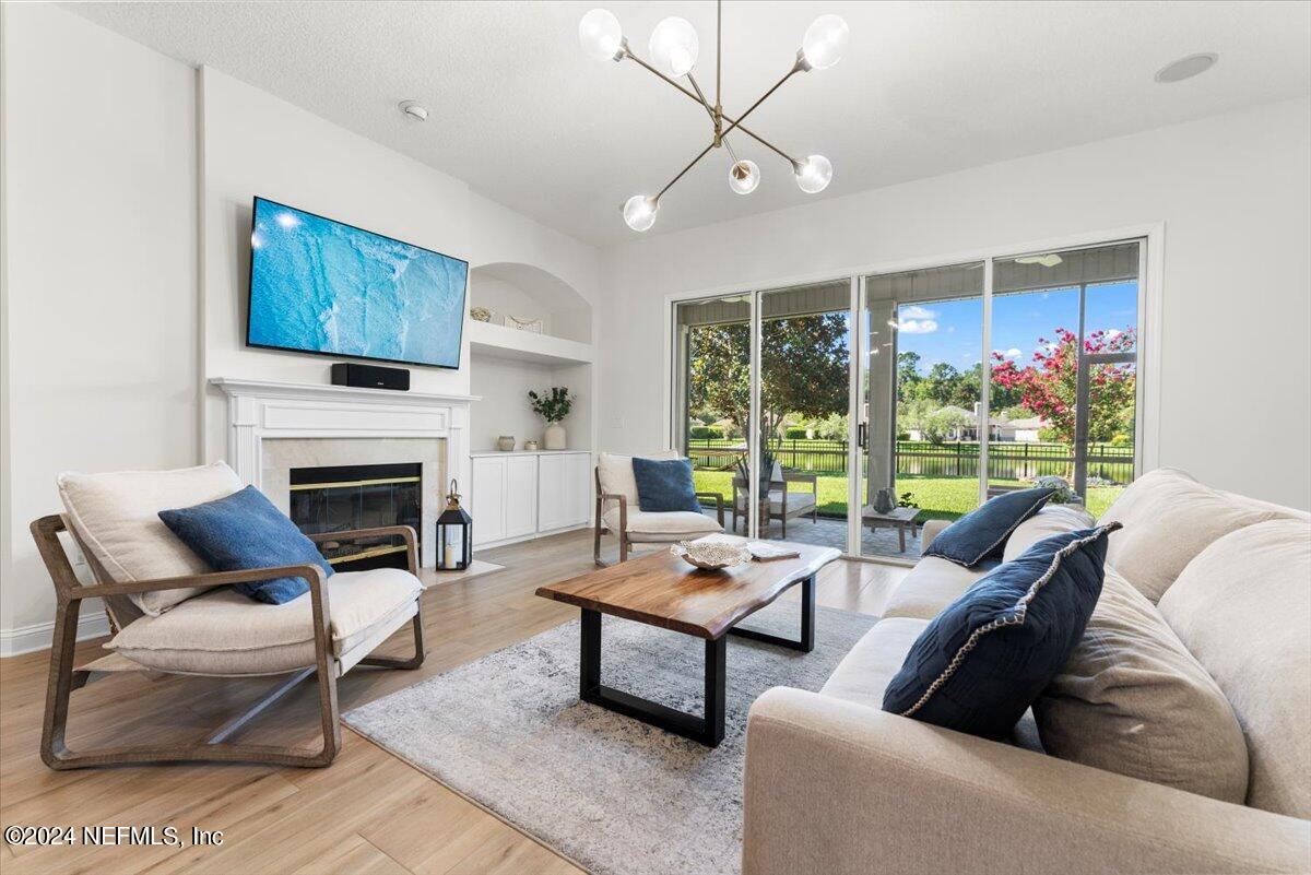 1555 BARRINGTON Circle