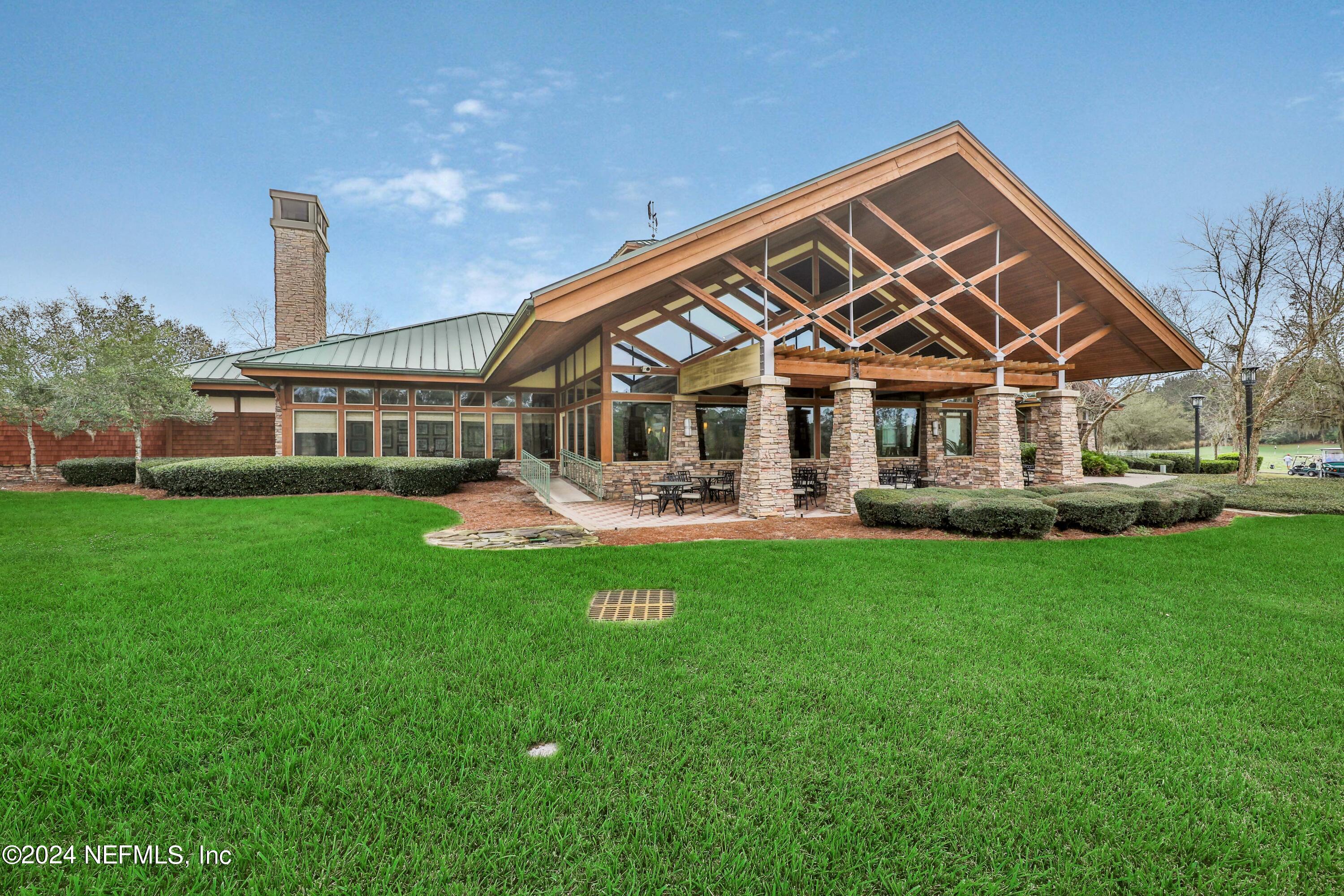 1555 BARRINGTON Circle