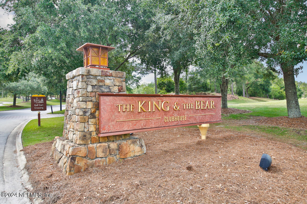 1555 BARRINGTON Circle