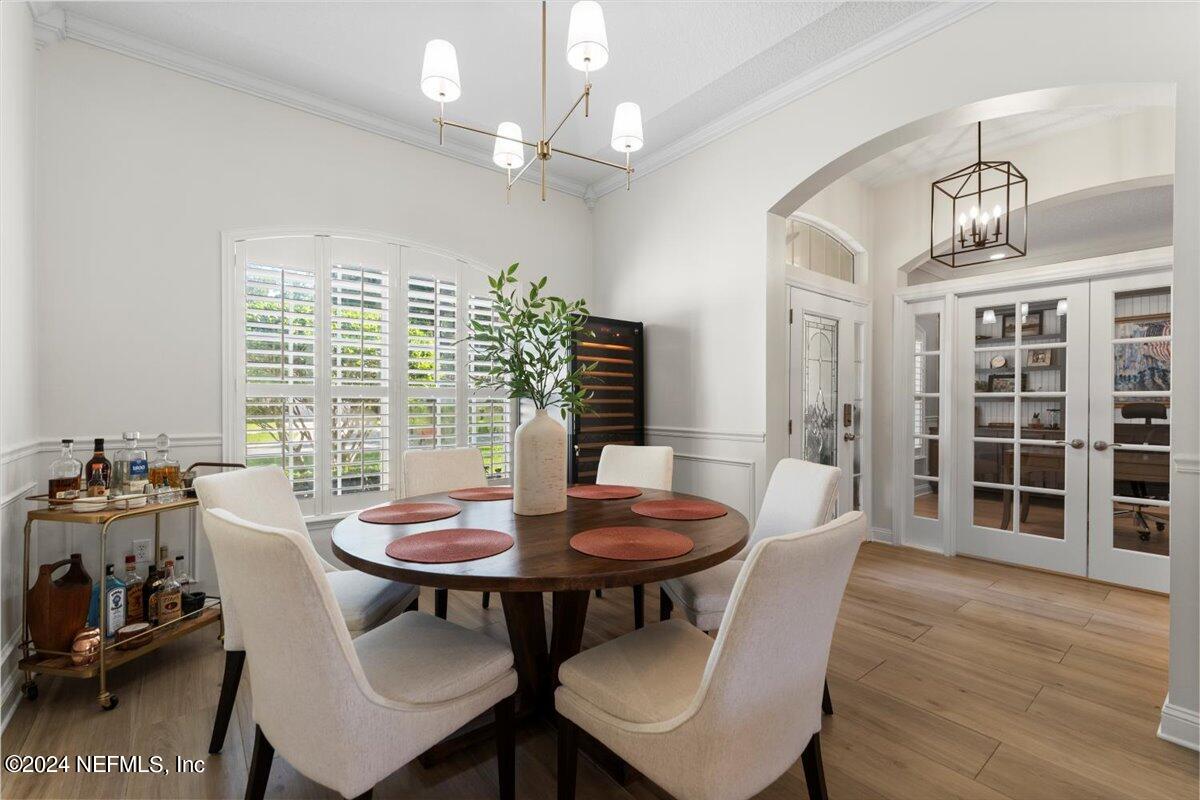 1555 BARRINGTON Circle