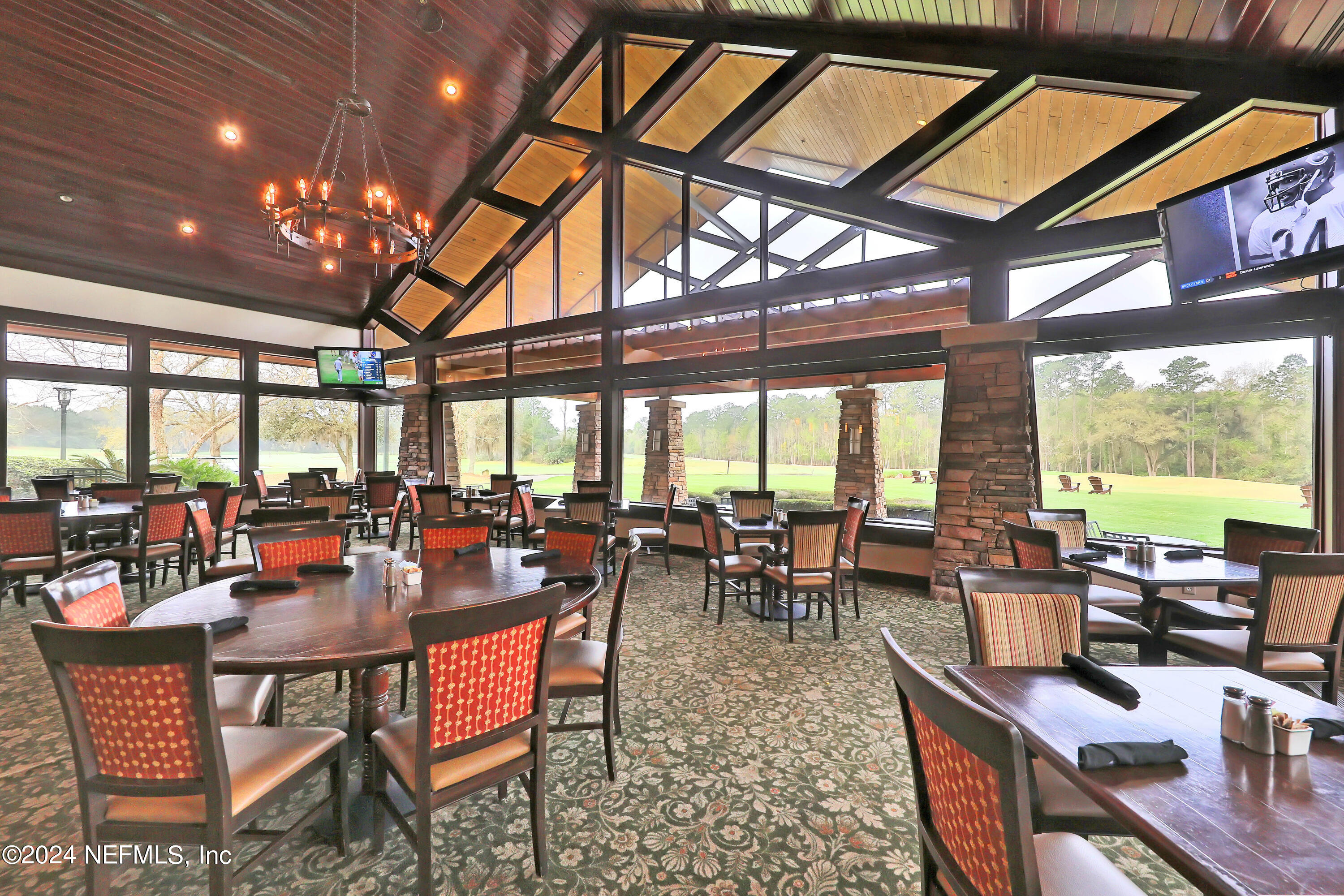 1555 BARRINGTON Circle