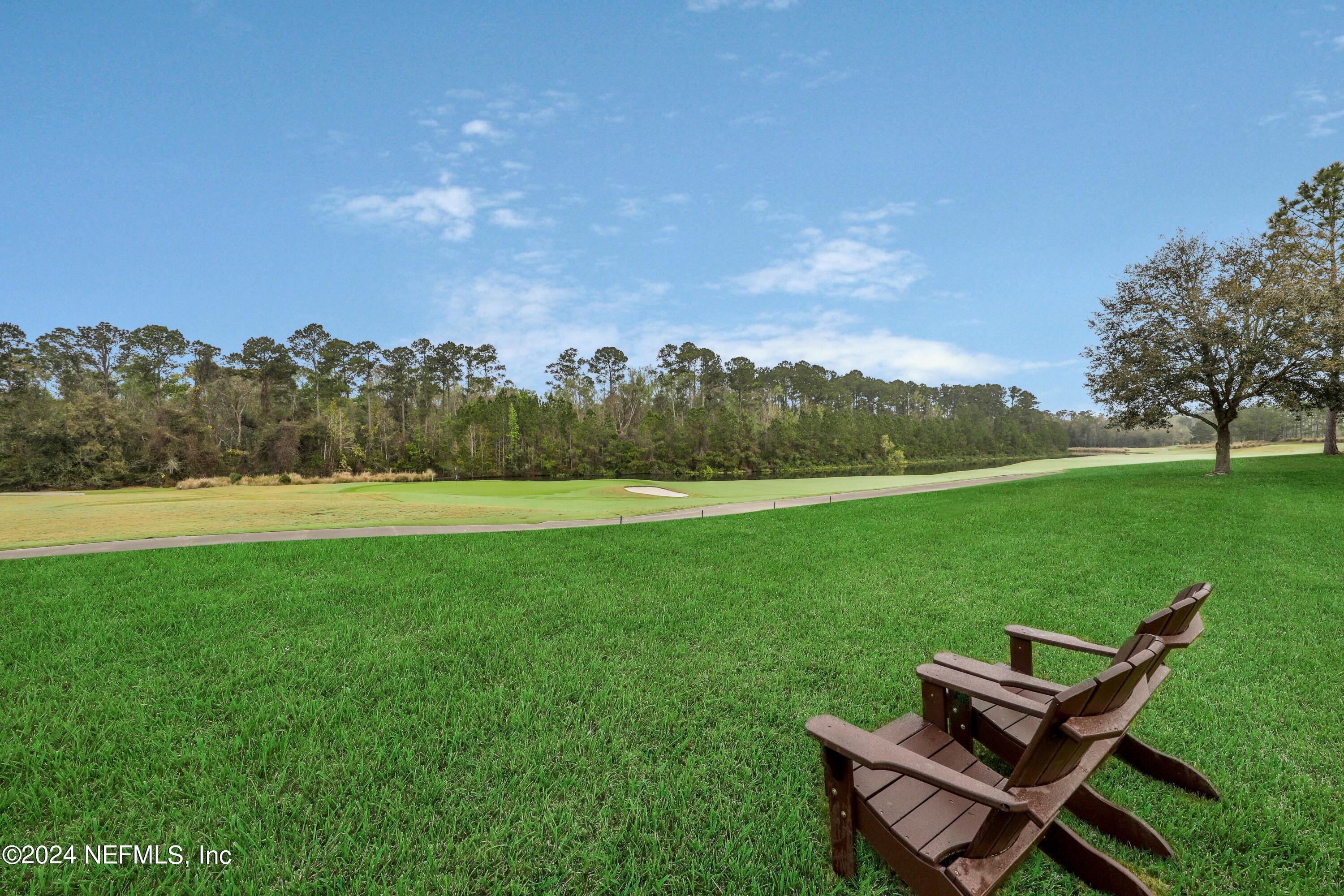 1555 BARRINGTON Circle