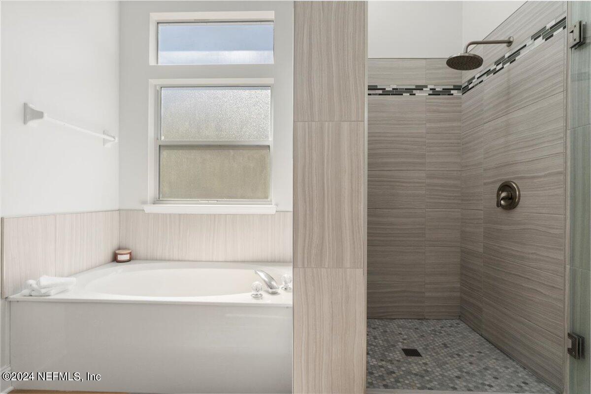 1555 BARRINGTON Circle