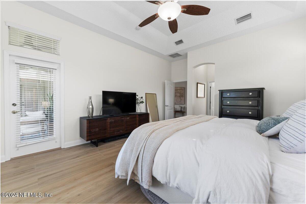 1555 BARRINGTON Circle