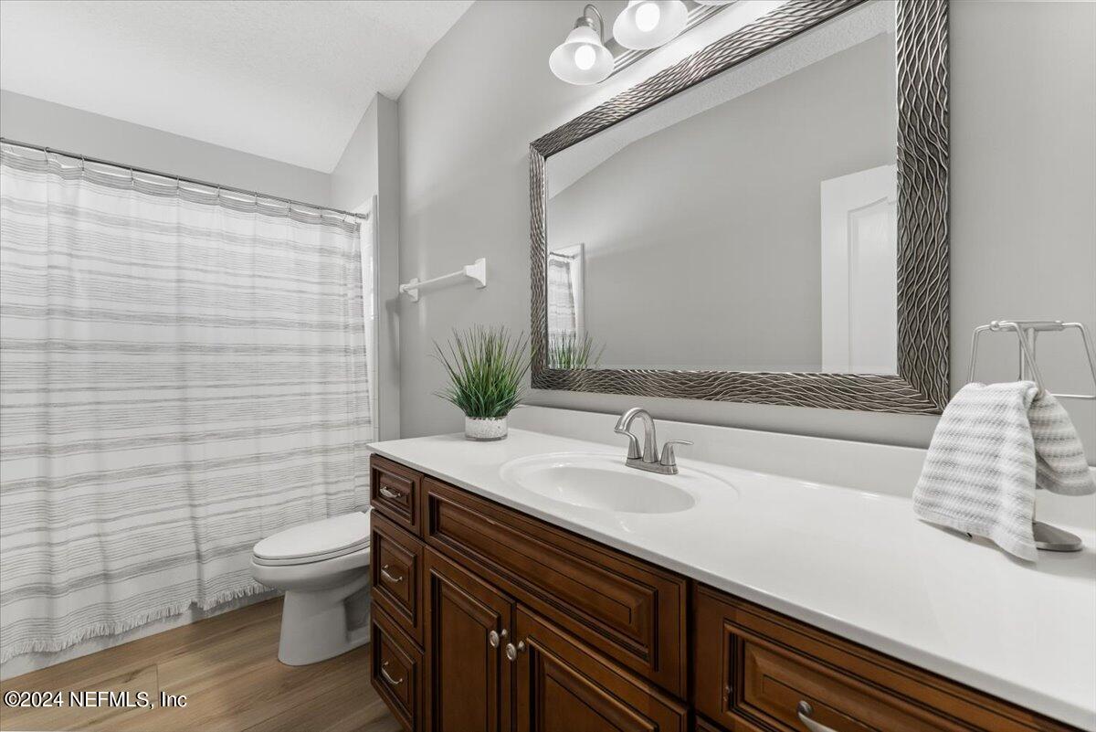 1555 BARRINGTON Circle