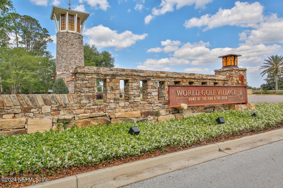 1555 BARRINGTON Circle