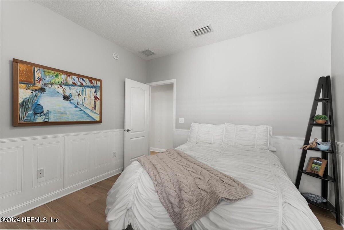 1555 BARRINGTON Circle