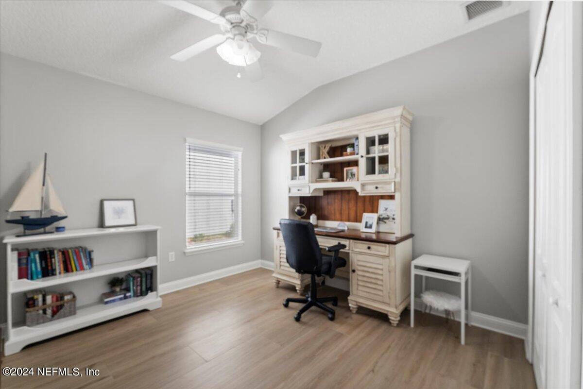 1555 BARRINGTON Circle