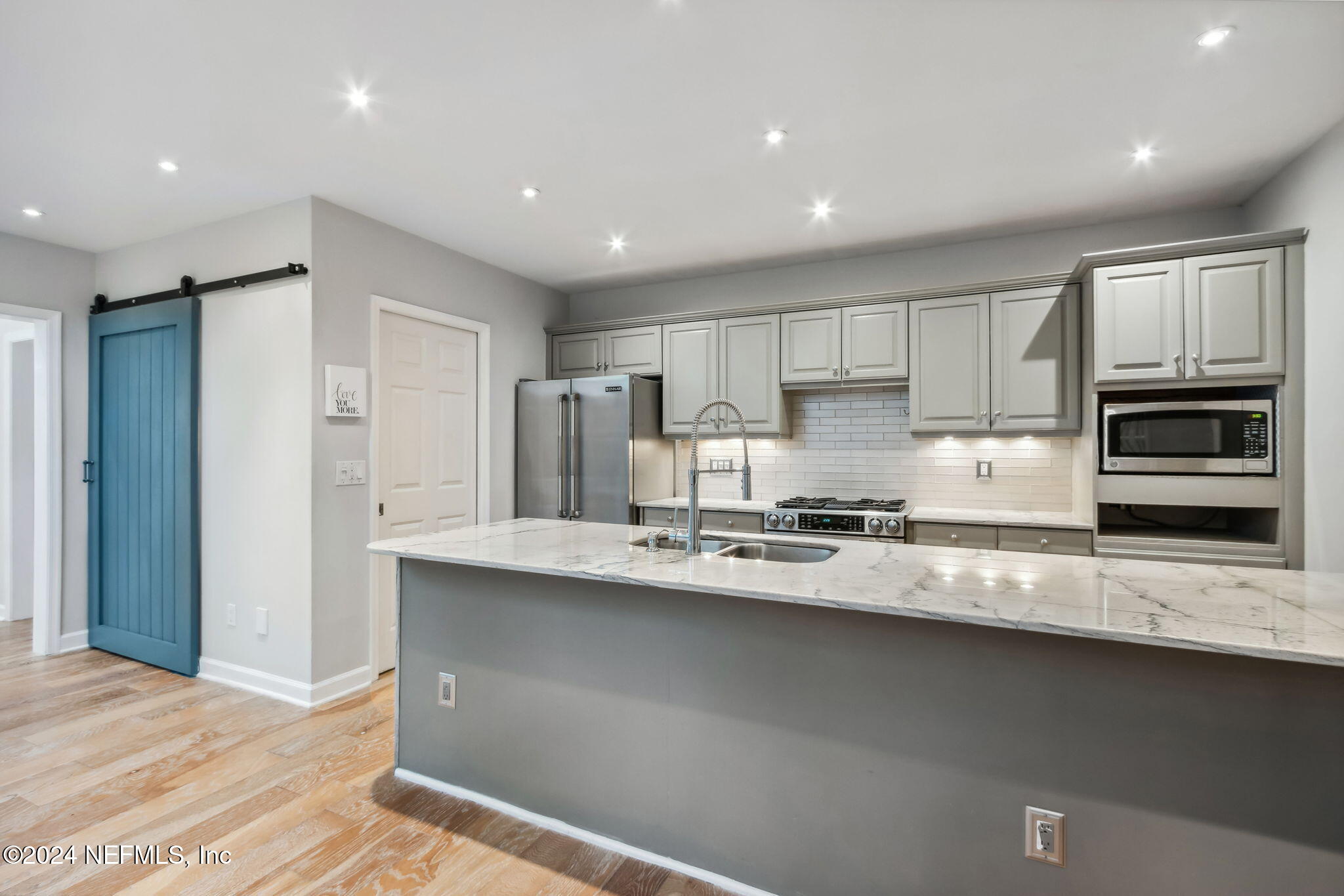 42 LAUREL OAK Road