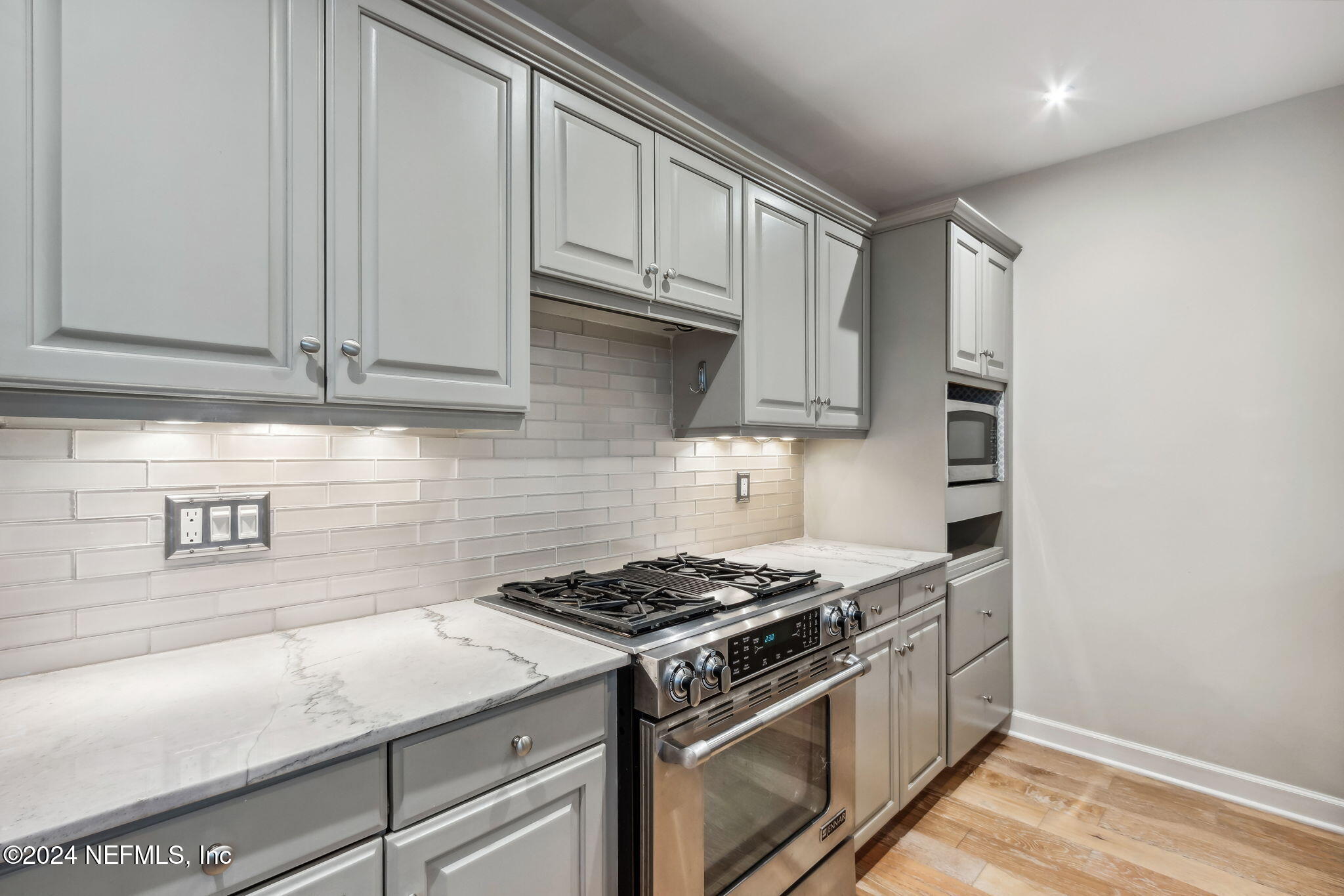 42 LAUREL OAK Road
