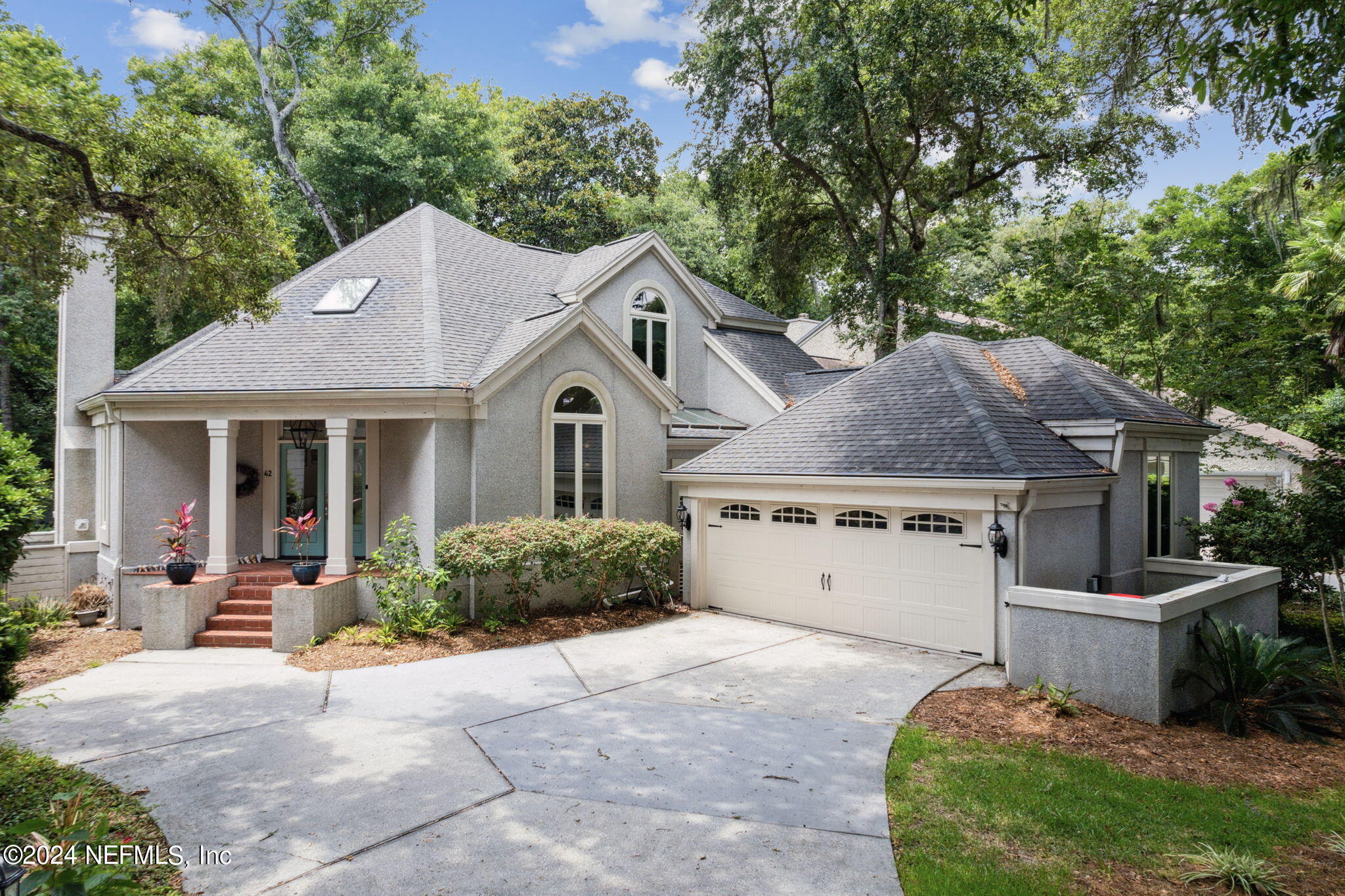 42 LAUREL OAK Road