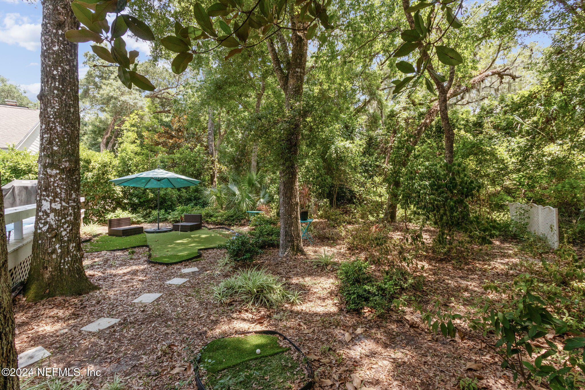 42 LAUREL OAK Road