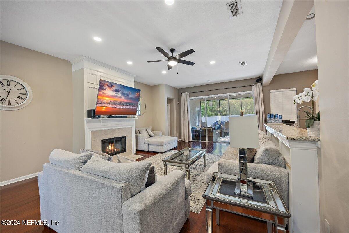 10642 ROUNDWOOD GLEN Court